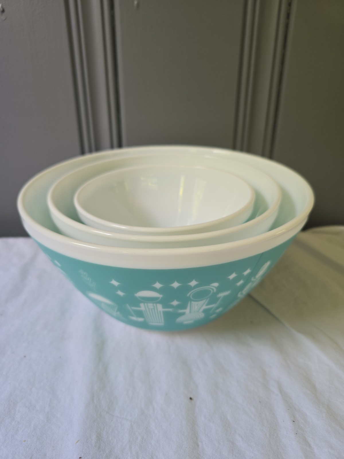 Vintage Charm Inspired By Pyrex Rise N Shine Blue Nesting Mixing Bowls NOS