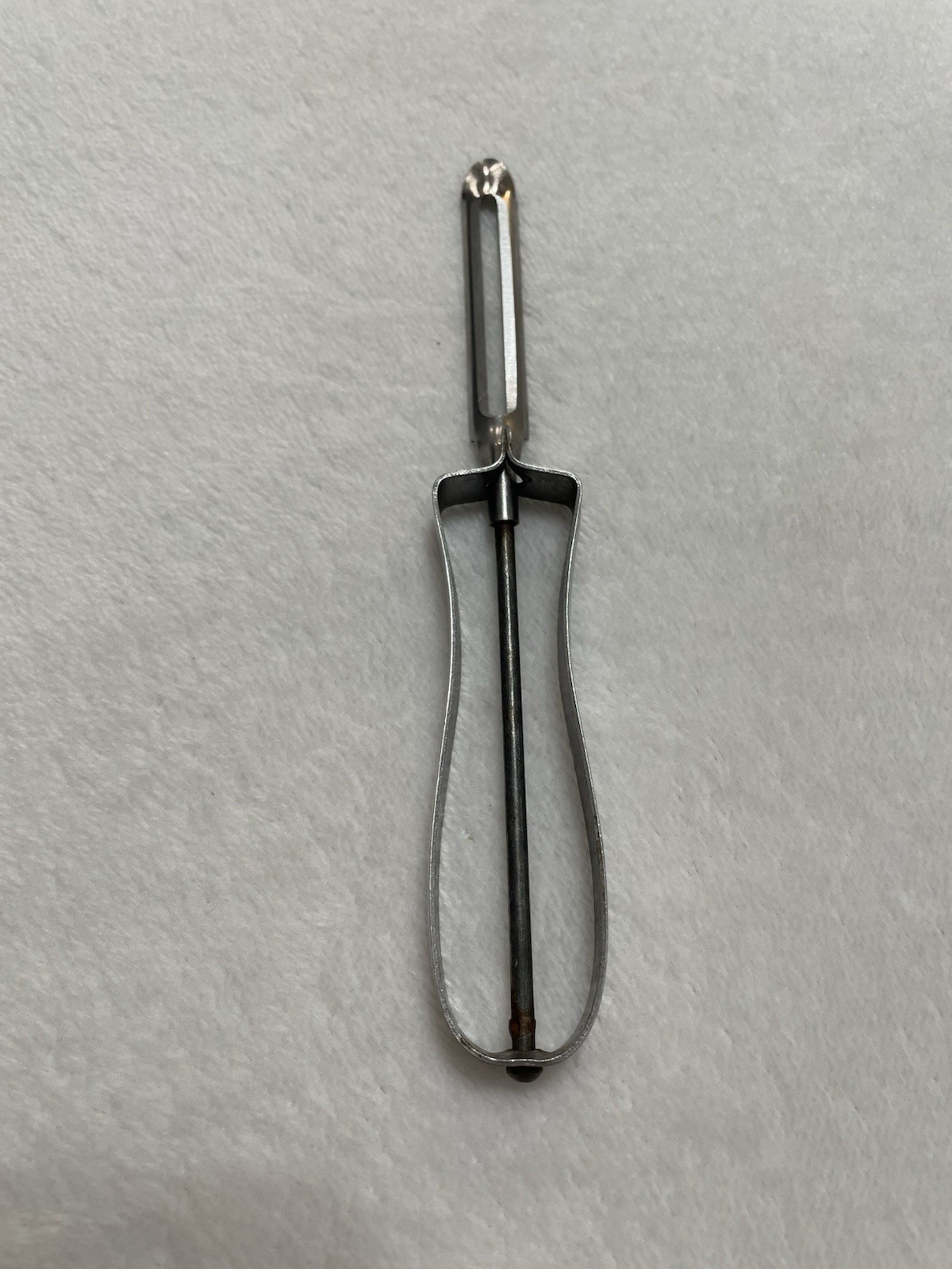 Vintage EKCO Brand Floating Blade Peeler Metal Peeler 6” Long