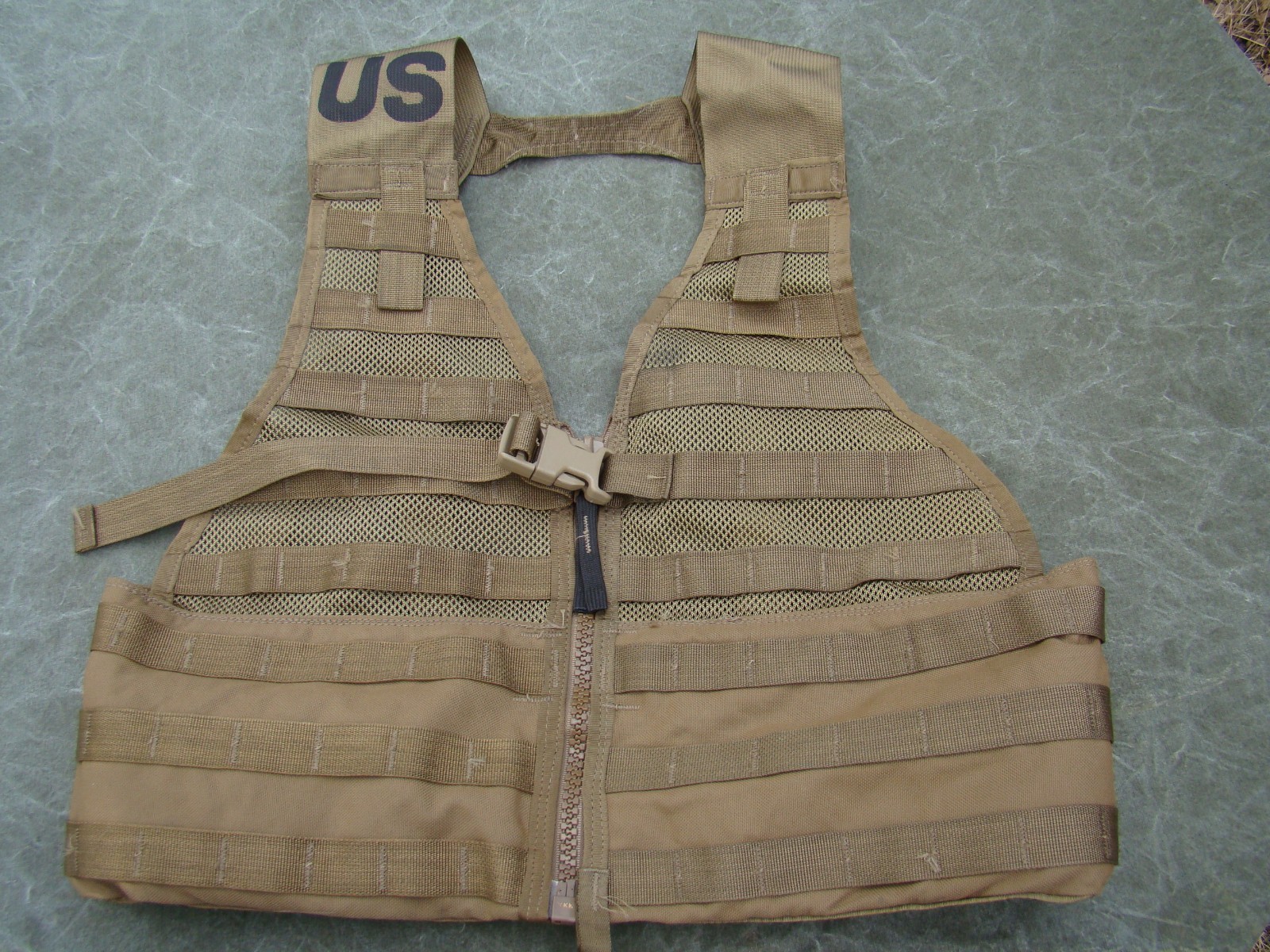 USMC US Army Molle II Fighting Load Carrier Coyote Brown – New in package