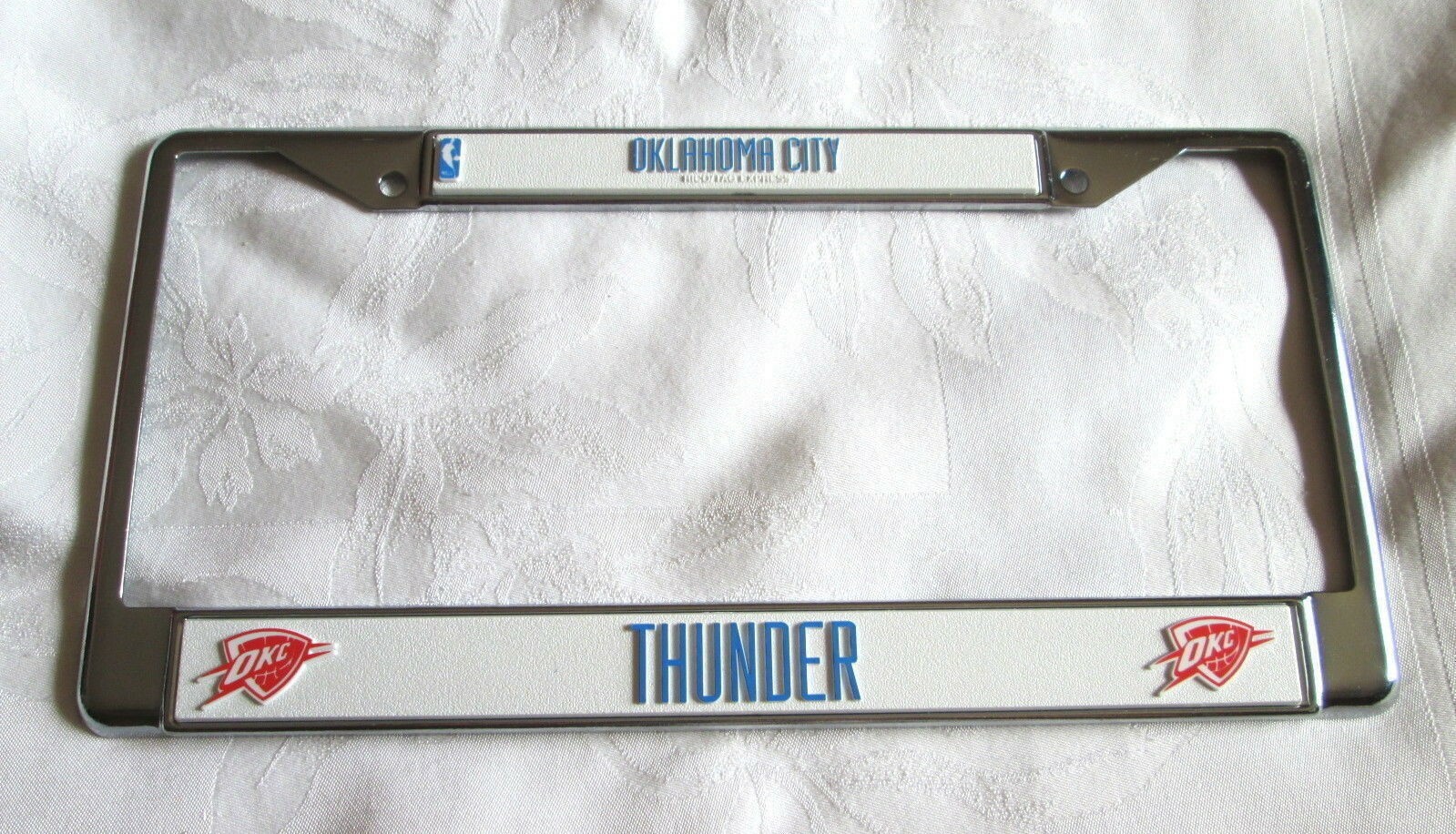 OKLAHOMA CITY THUNDER EMBOSSED CHROME LICENSE PLATE FRAME #010 SALE – NEW