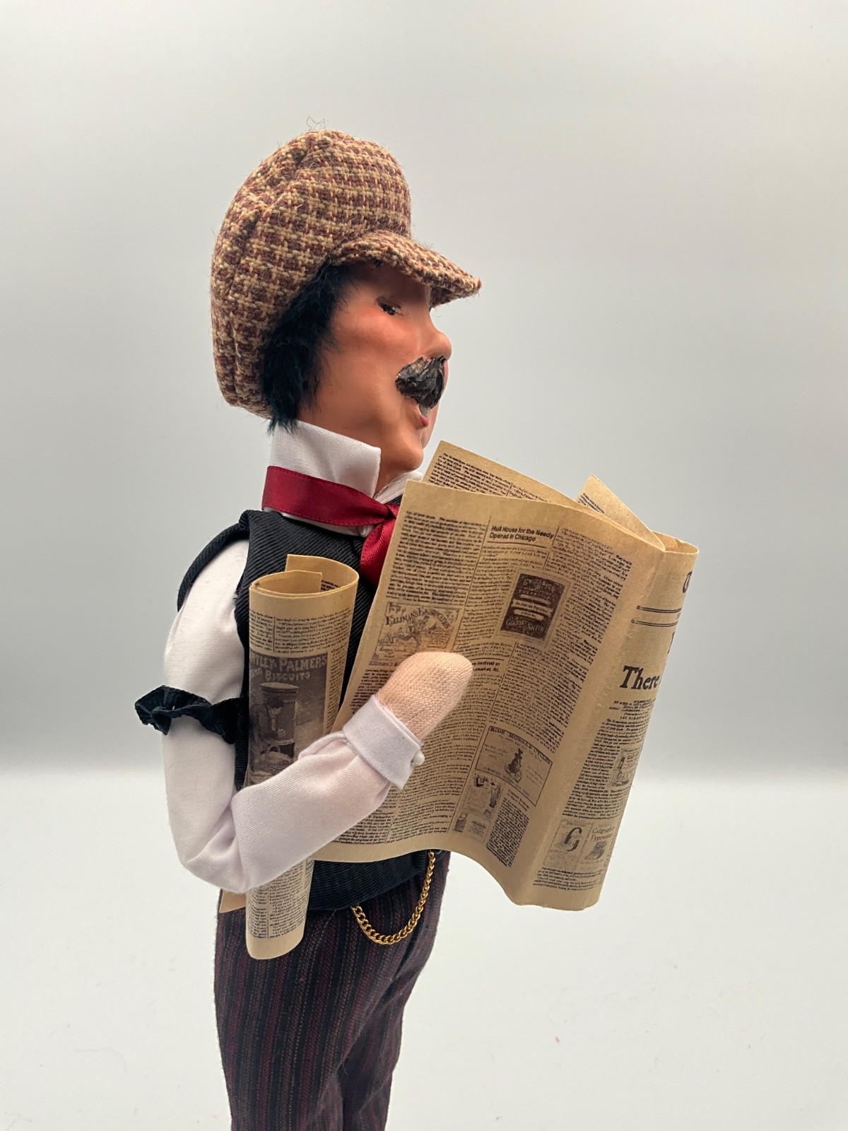 Byers Choice 2011 Yes Virginia There is a Santa Claus Newspaper Newsman