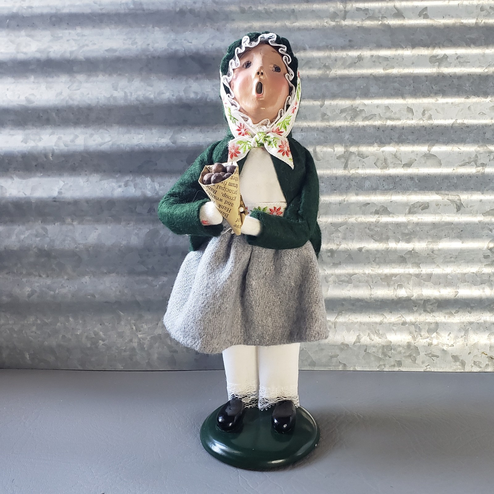 Byers Choice Caroler – 1994 Woman Caroler 9.5″ Signed – as shown see pics
