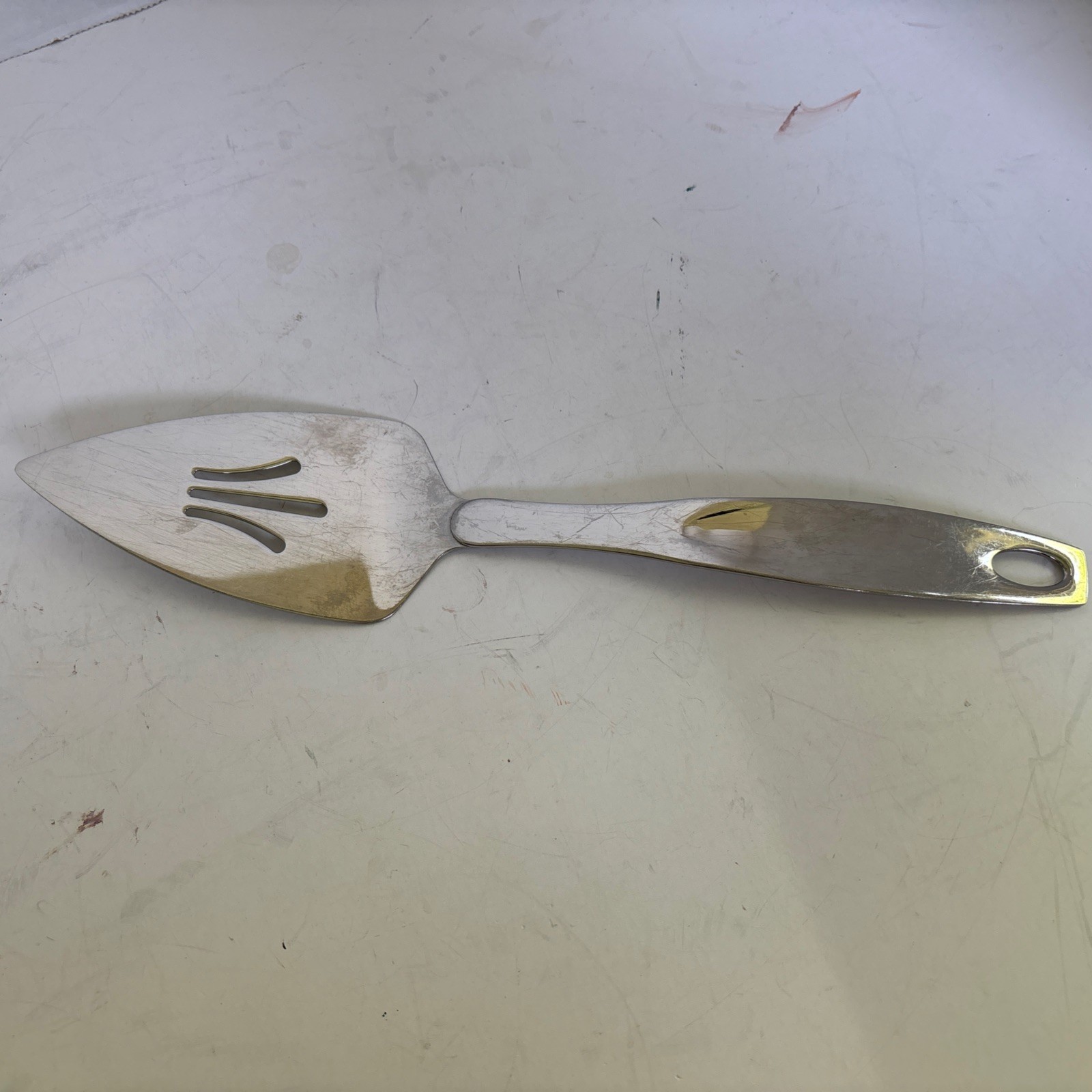 Oneida Stainless Steel Slotted Pie Server Spatula Cake 11-1/4 Inches Shiny