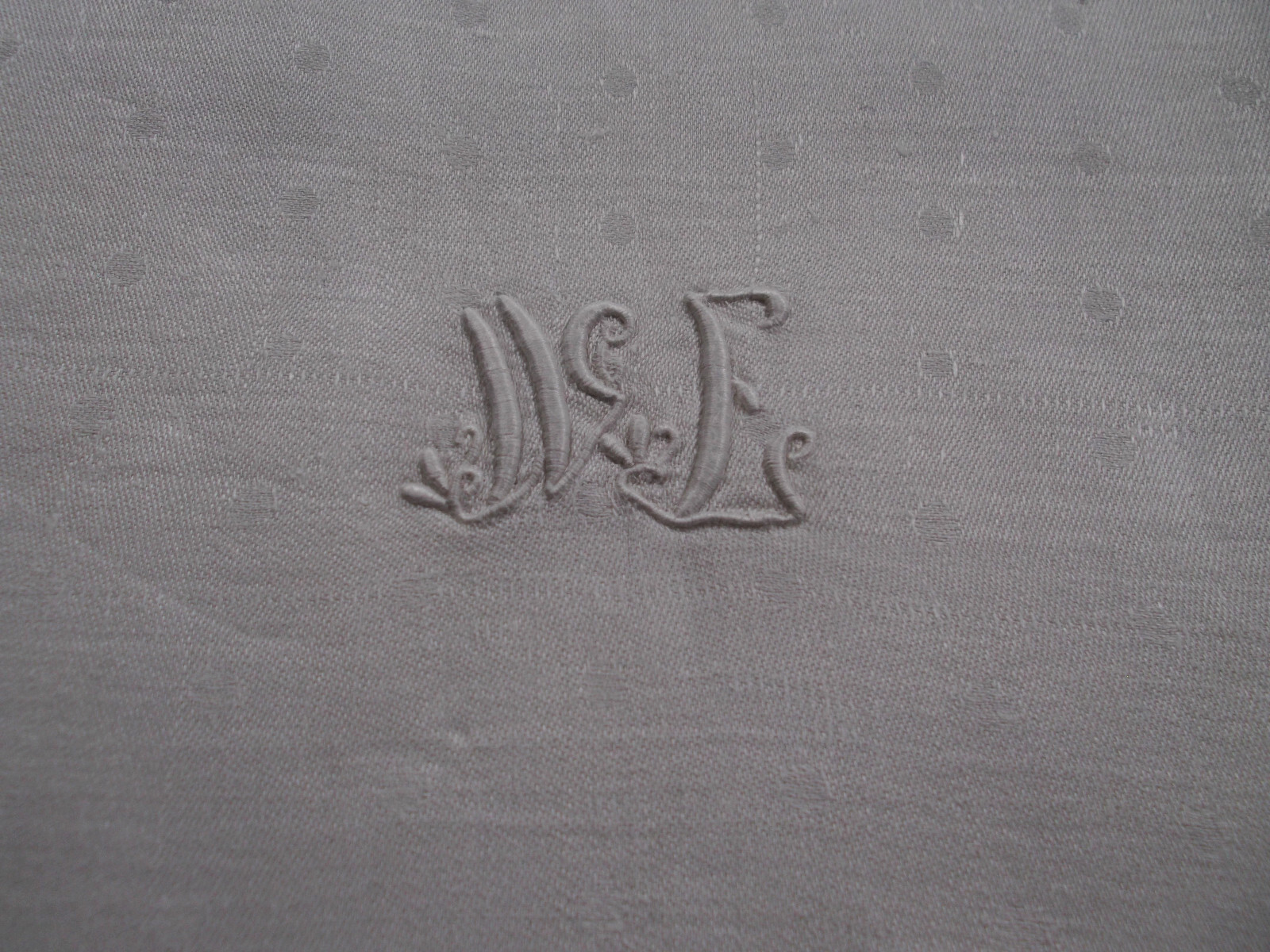 Table Set 20th Damask Pattern Applied Tablecloth 9 8/12ft x 5 6/12ft +12 Napkins