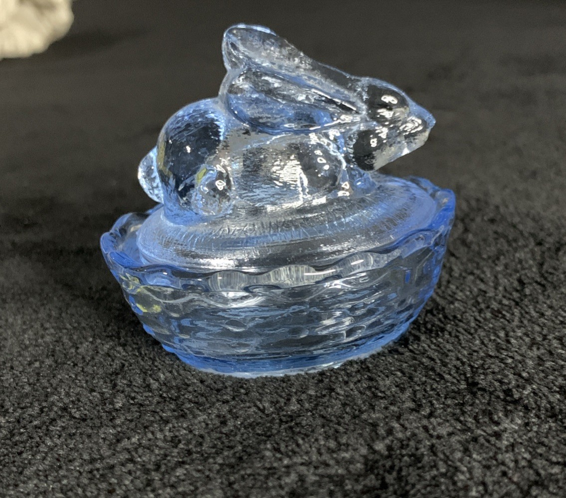 Vtg Summit Art Glass Embossed Light Blue Small Bunny Rabbit Salt Cellar 2”