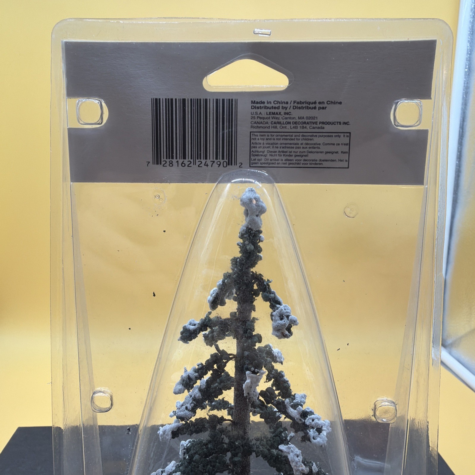 2002 LEMAX “SNOWY PINE TREE MEDIUM” Christmas Village – #24792 – New, Sealed