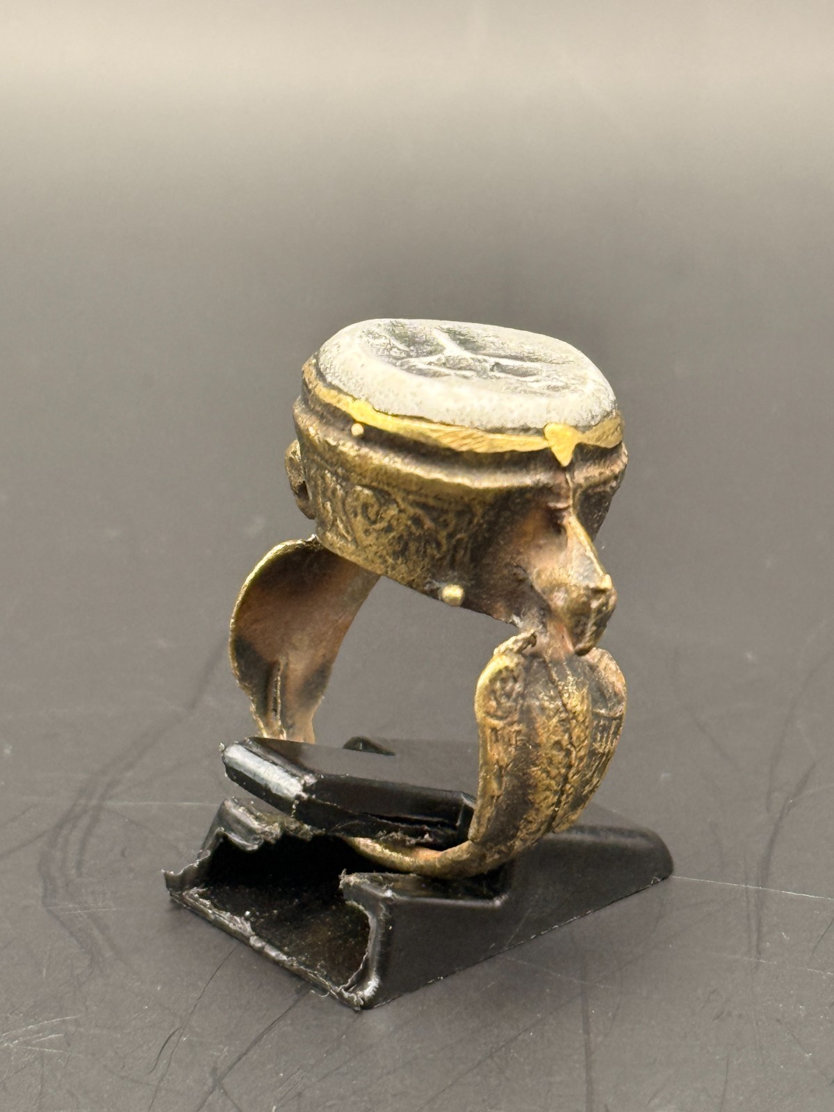 Rare Bronze Roman Ring Ancient Agate Stone Stunning Intaglio Ring Warrior Stamp