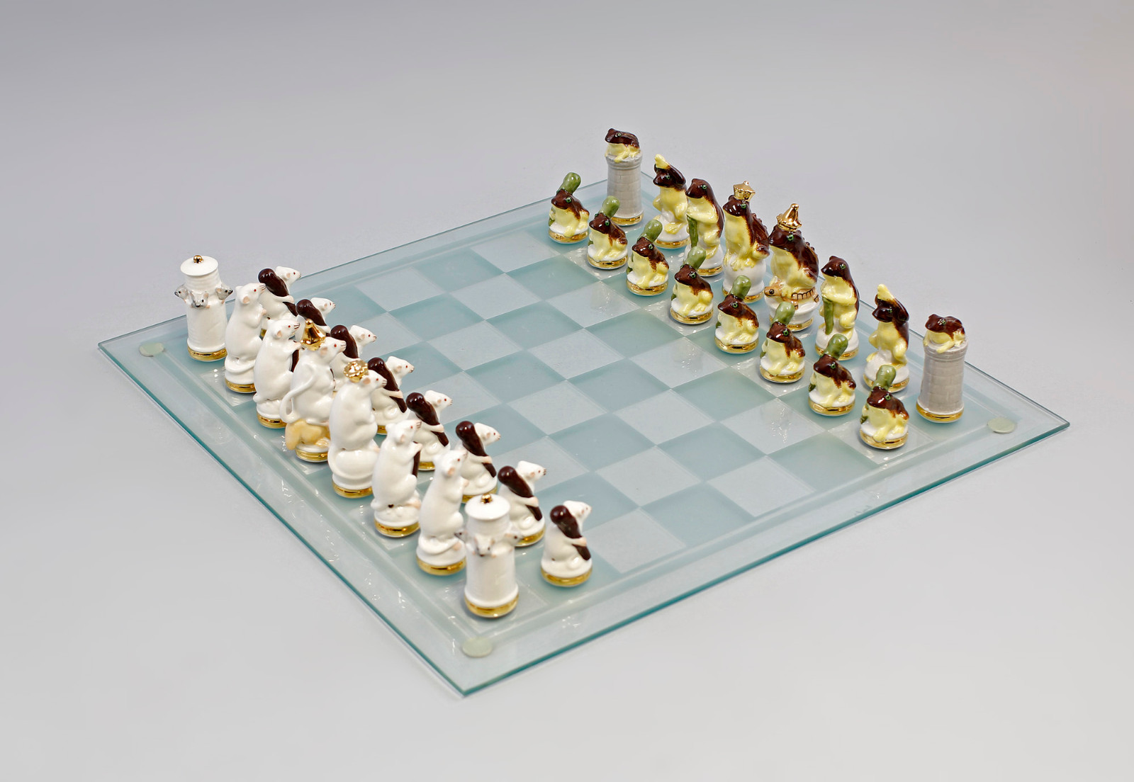 9941730 Porcelain Figurine Chess Game Mice White vs. Frogs Brown Ens hca.2 3/8in