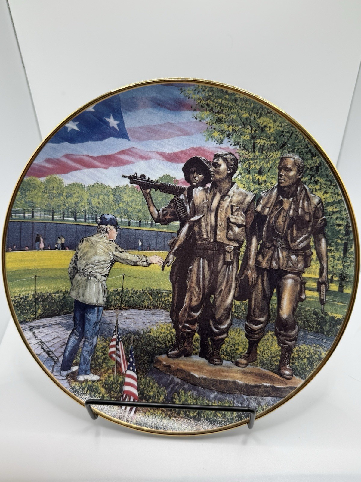 “Touching The Memory” Franklin Mint Friends of Vietnam Veterans Memorial Plate