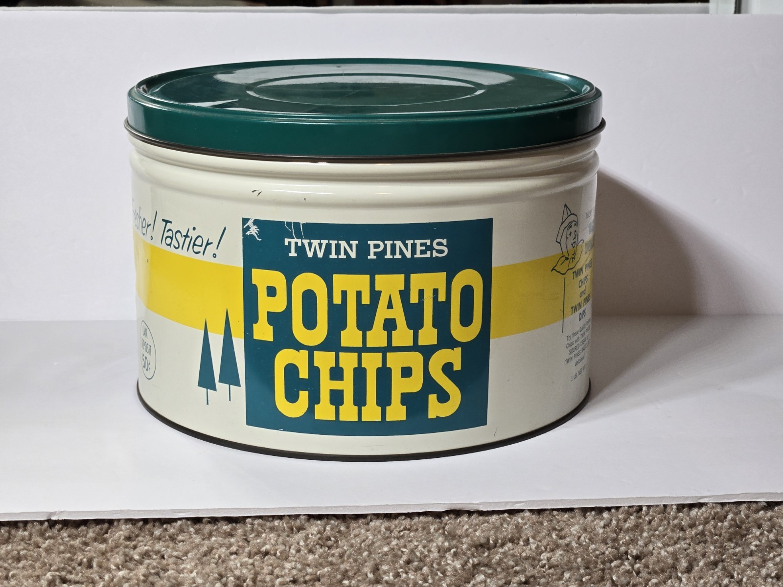 Vintage Twin Pines 1 lb Potato Chip Tin / Canister