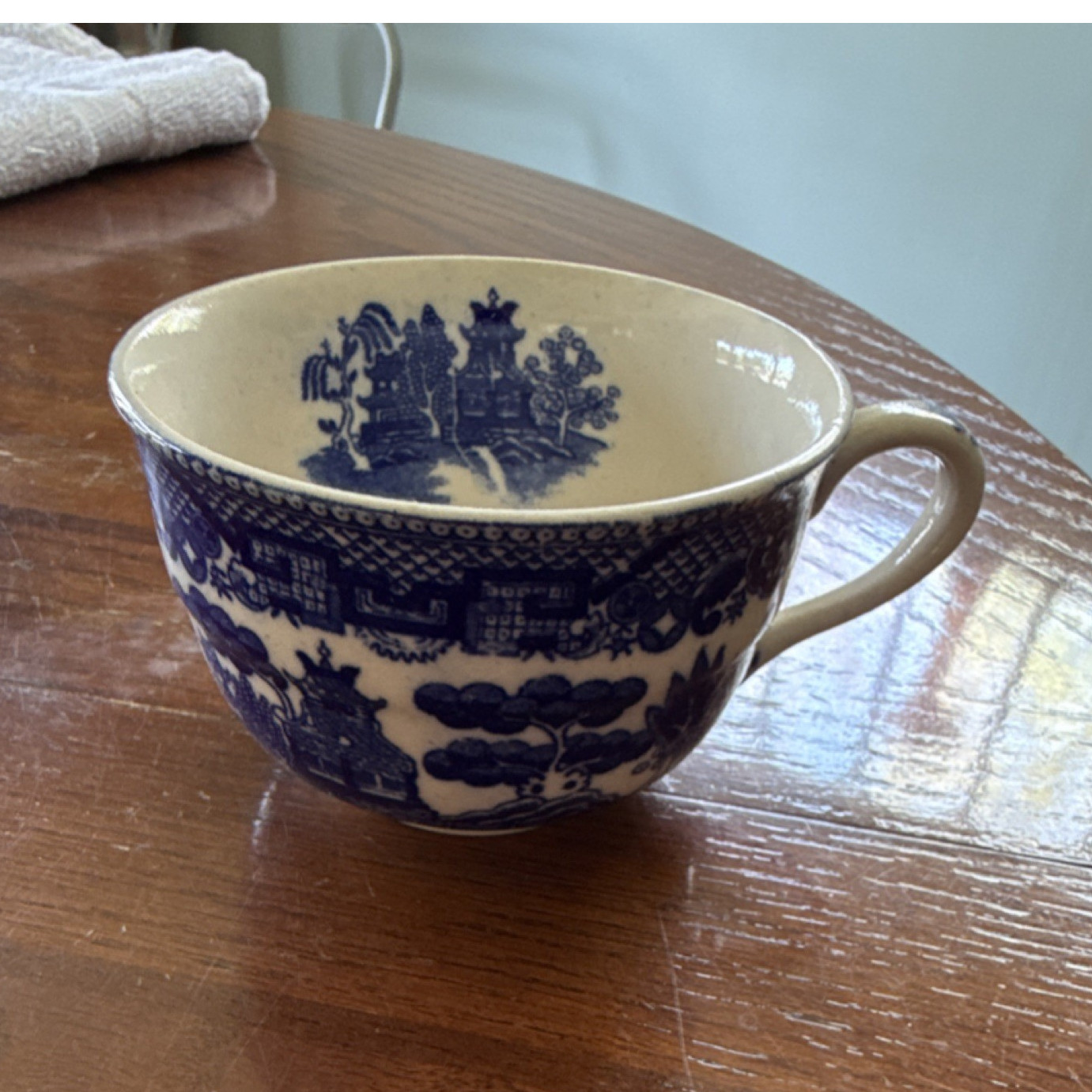 Blue White Asian Pattern Ceramic Tea Cup Painted Decorated Round Handle Japan