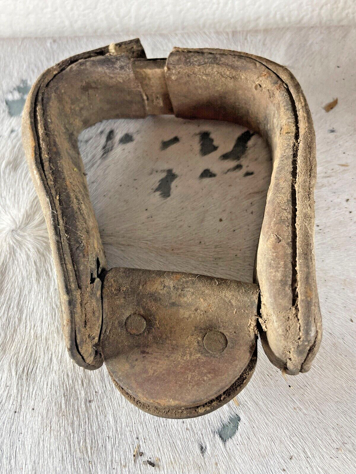 Western Saddle Stirrup 7.5 x 6 x 2.5 in Leather Cowboy 4.5 x 1.5 foot Bent Wood