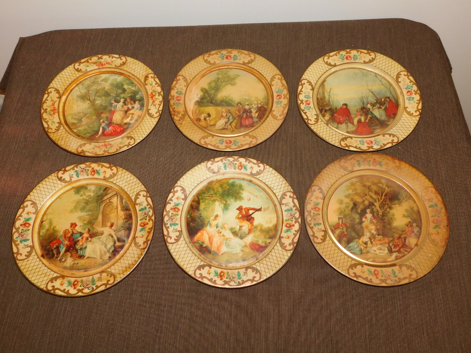 VINTAGE KITCHEN SET OF 6 MADE IN BELGIUM DAHER DECORATED WARE 8″ METAL PLATES
