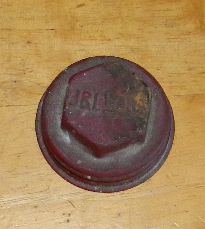VINTAGE J&L Ware METAL GAS & Oil Can Cap NICE