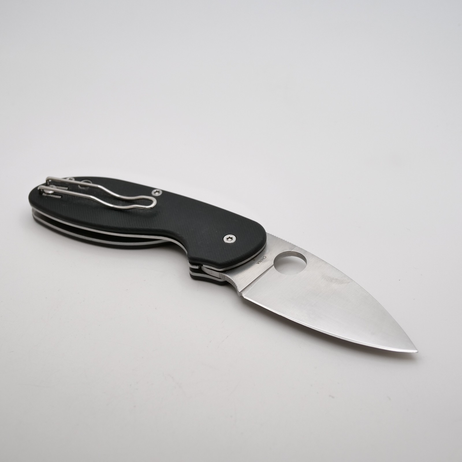 Spyderco Efficient Linerlock Folding Knife 3″ 8Cr13MoV Steel Blade G10 Handle