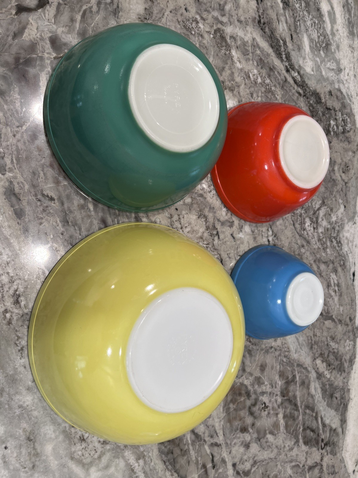 Pyrex Complete Set 4 PRIMARY COLORS Nesting Bowls 401 402 403 404 Vintage