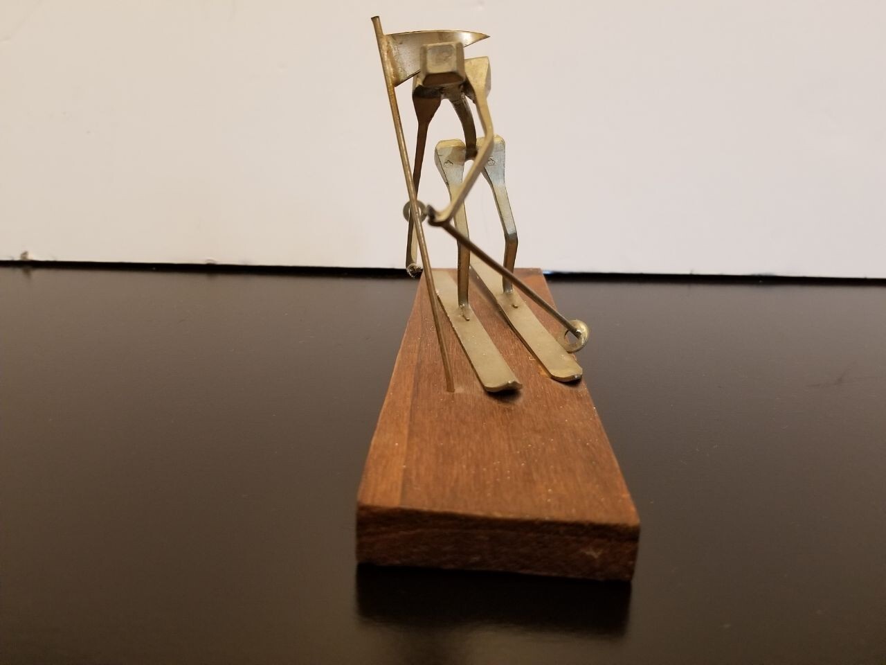 MCN SPANISH SKI figurine
