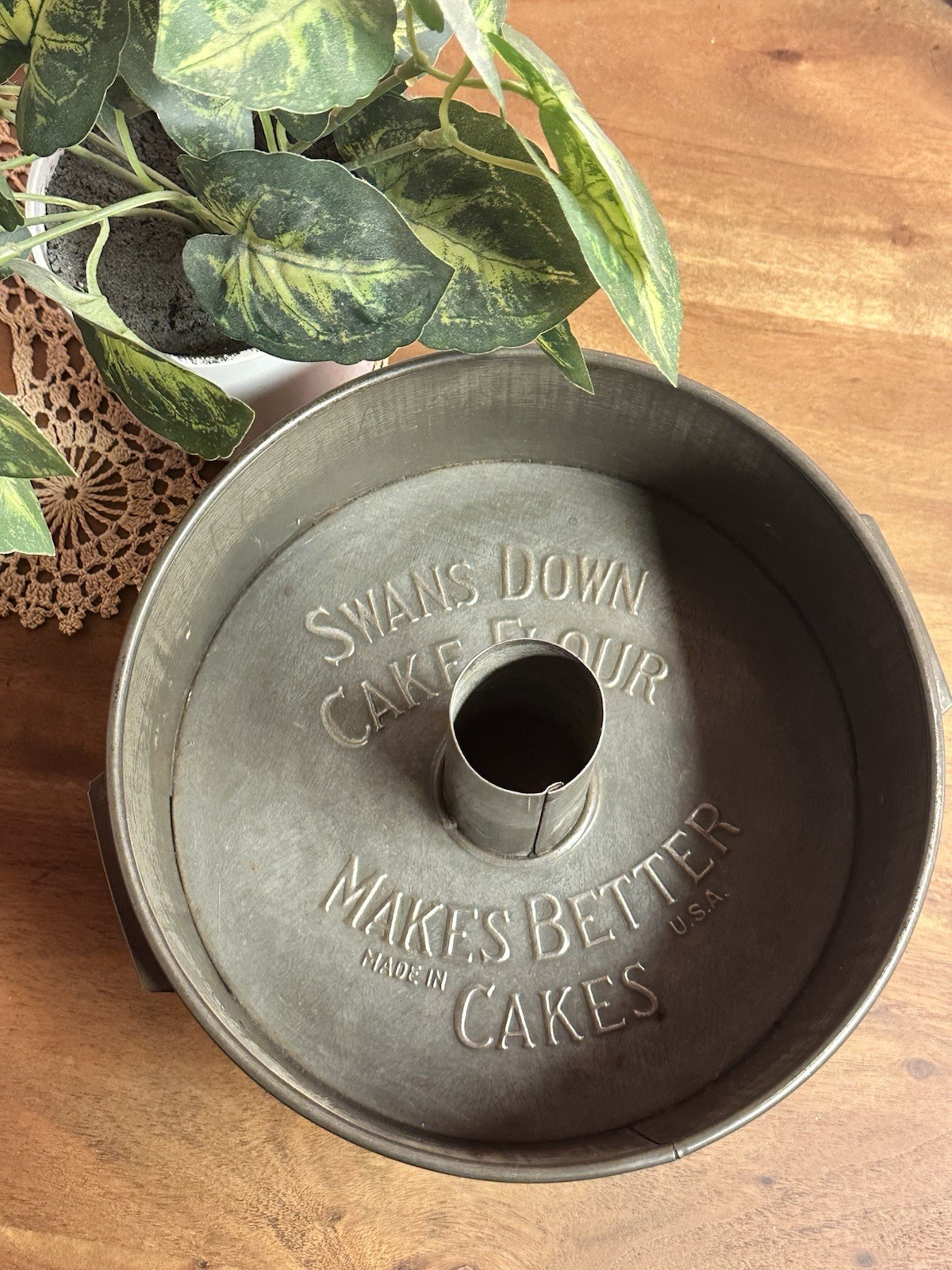 Katzinger Co. Swans Down Cake Pan Steel Silver Round Vintage Chicago 1920-1949