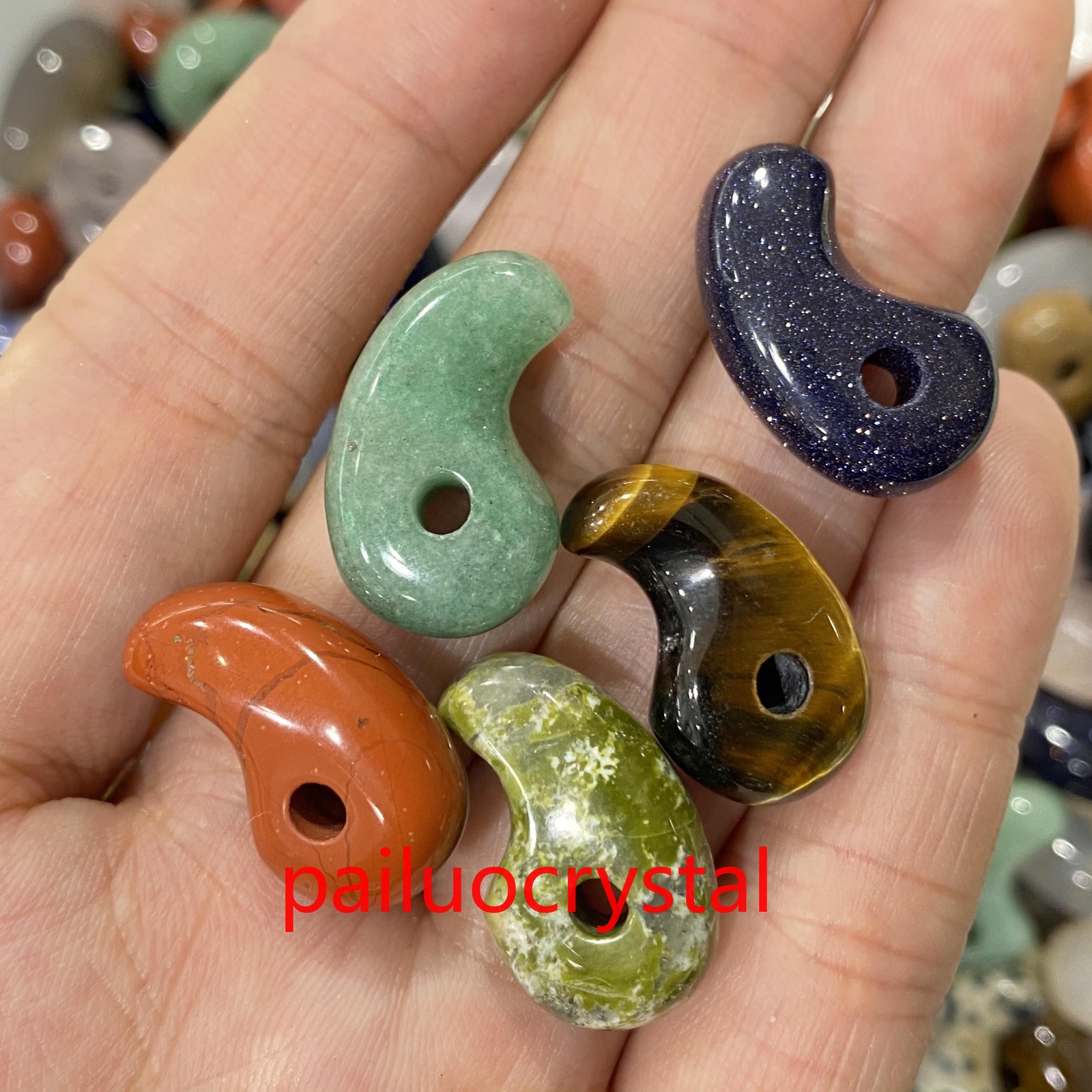 21mm Natural Mixed Magatama Quartz Crystal Skull Carved Pendant Healing Gem 5pc