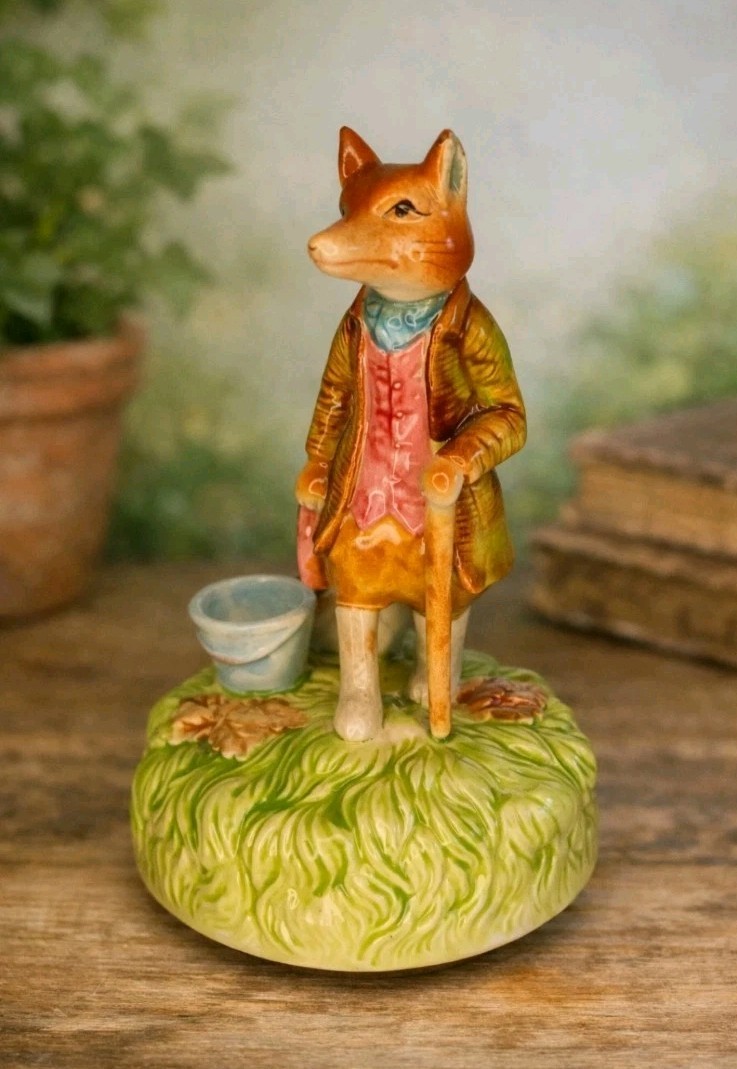 🎵 Schmid Beatrix Potter “Mr. Tod” Music Box – Plays ‘The Entertainer’ – Japan🎵