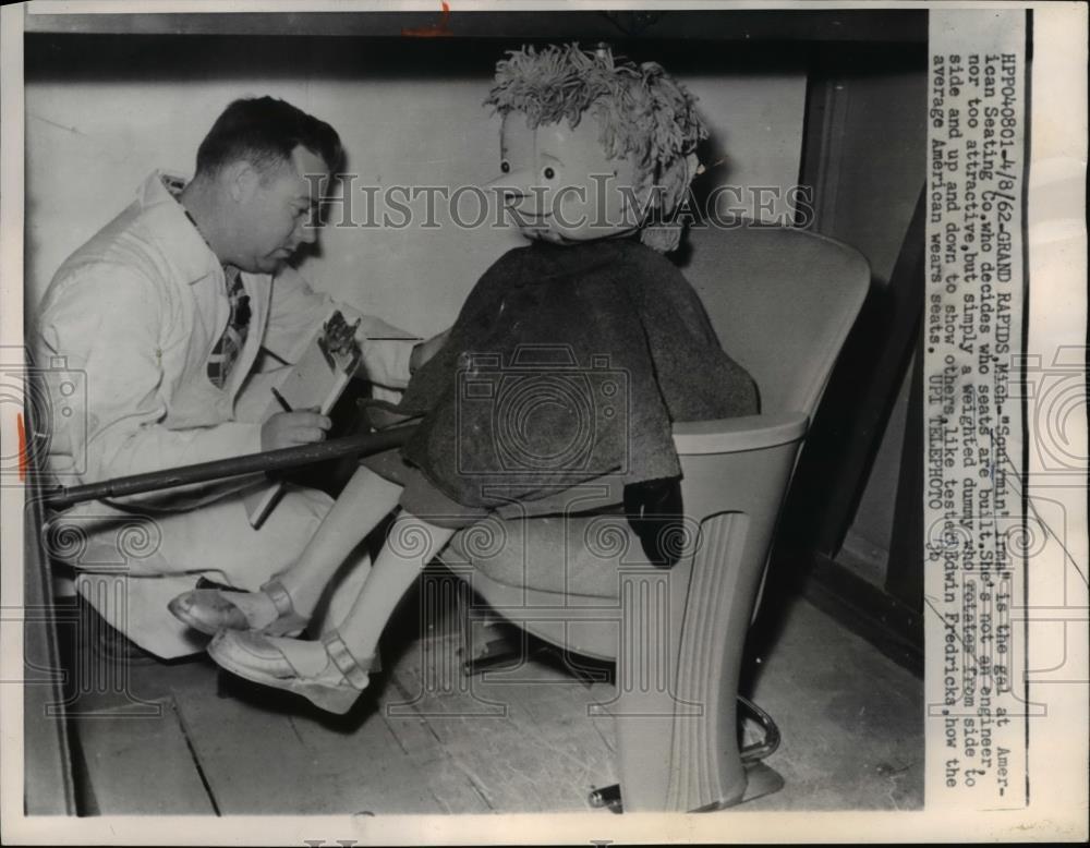 1962 Press Photo Grand Rapids Michigan, American Seating Company – nee44295