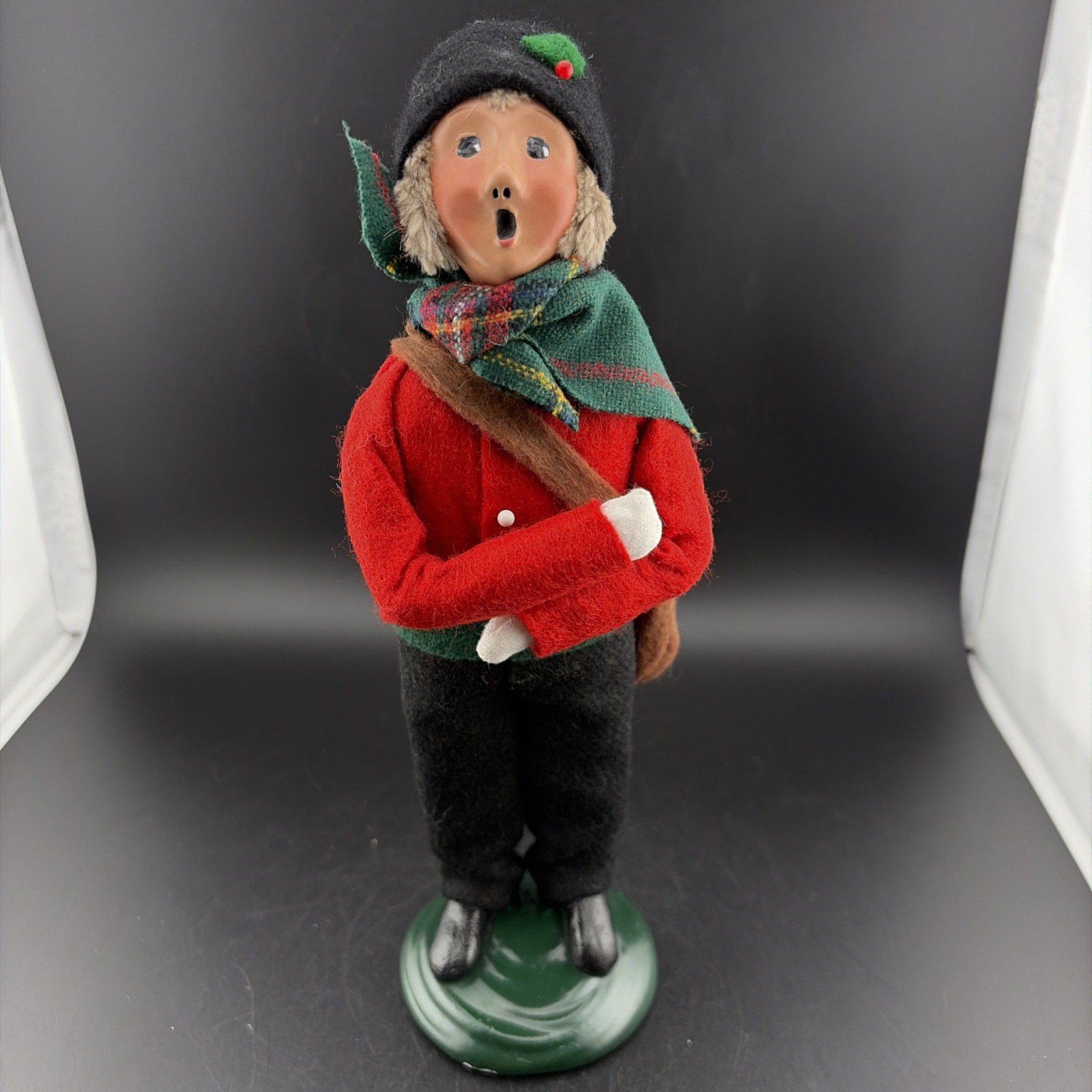 Byers Choice Ltd. The Carolers 1991 Blonde Paperboy Caroler #45/100 Limited