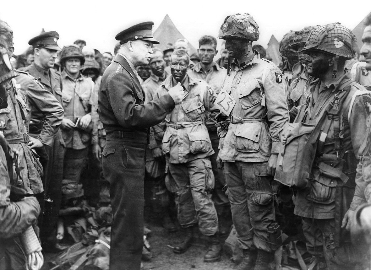 1944 General Dwight Eisenhower Gives D-Day Orders PHOTO World War 2, Army