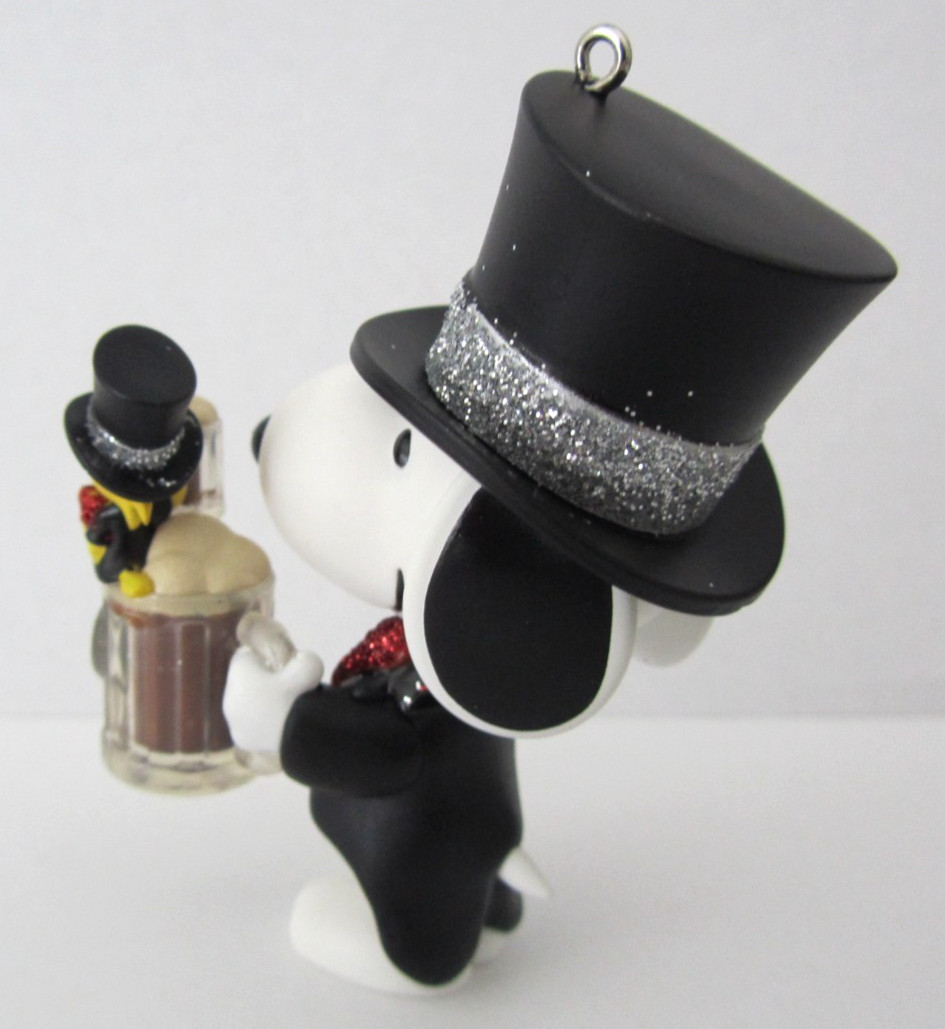 2022 Hallmark Special Edition Spotlight On Snoopy Ornament 25th Anniversary