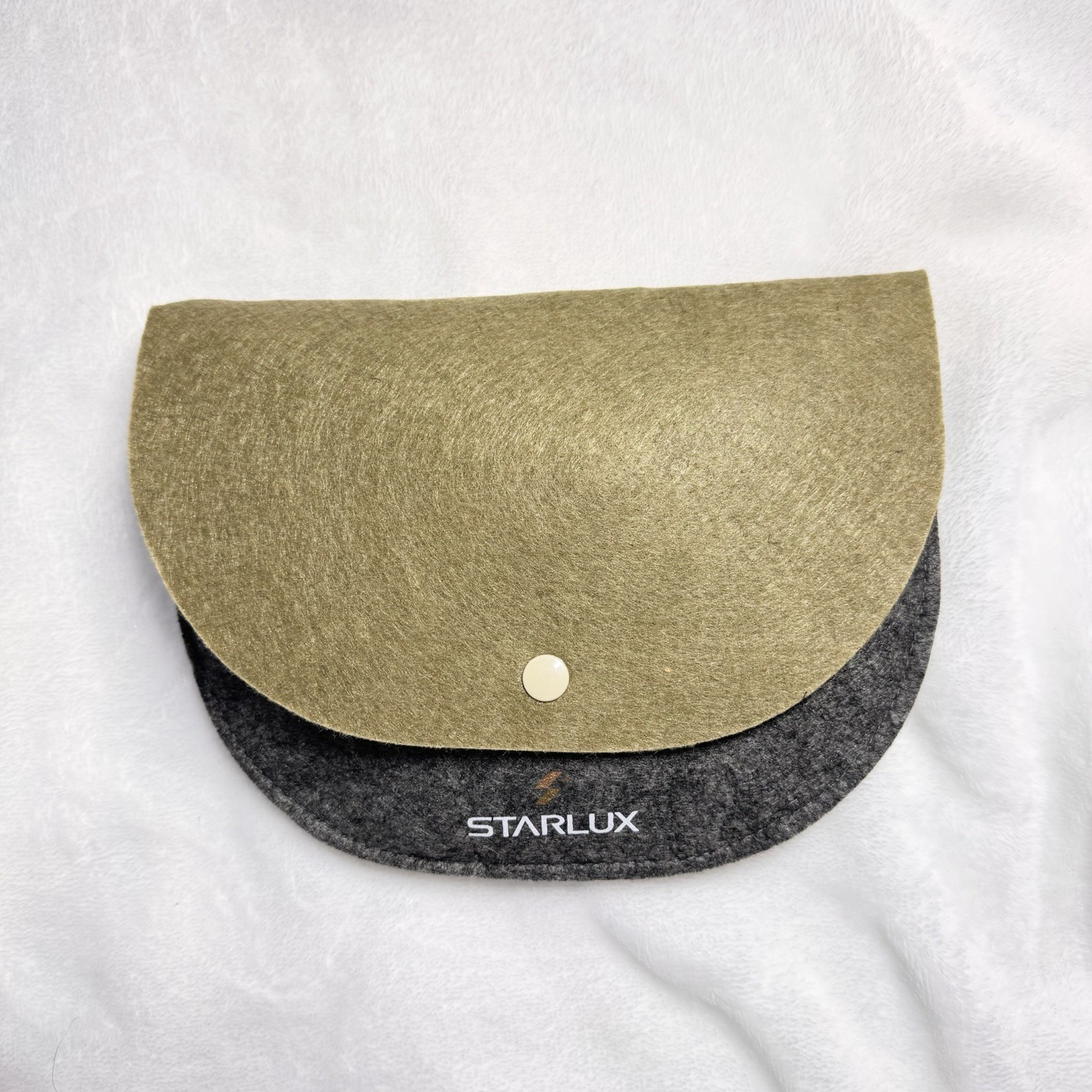 STARLUX Airlines amenity kit / toiletry bag – New