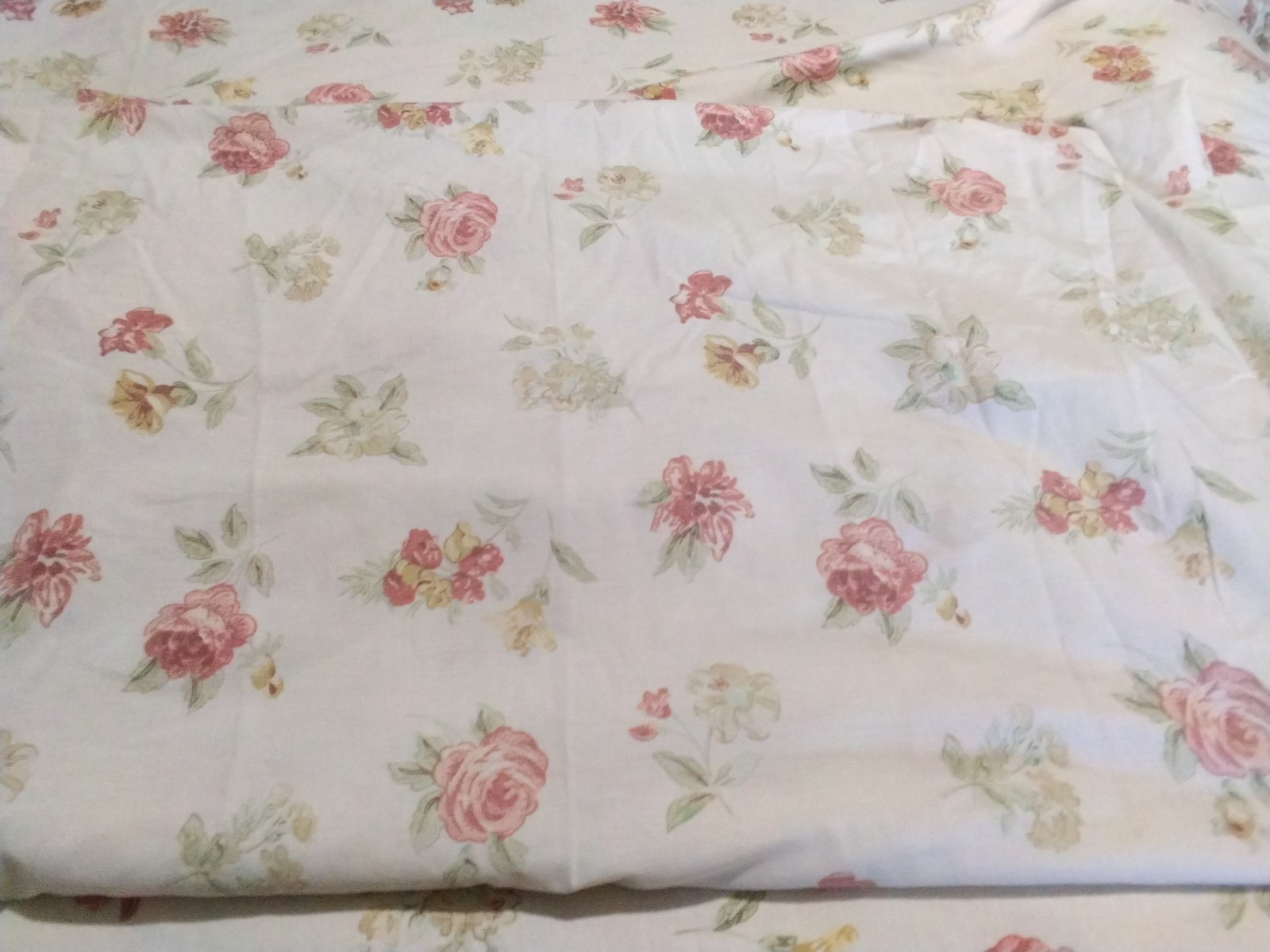 Vintage 4 Piece Sheet Set Flat, Fitted, Pillow Case Set, Tan & Floral Design