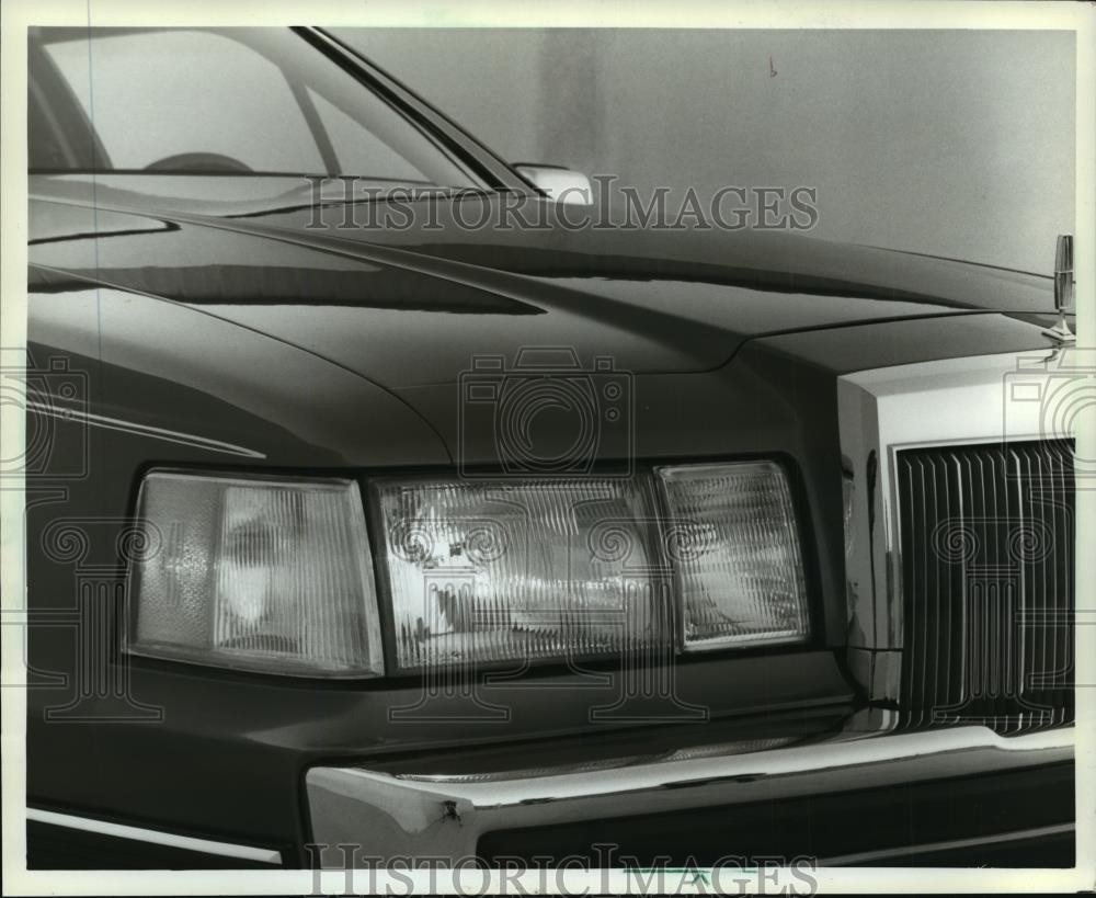 1983 Press Photo 1984 Lincoln Mark VII new headlamp – mja32827
