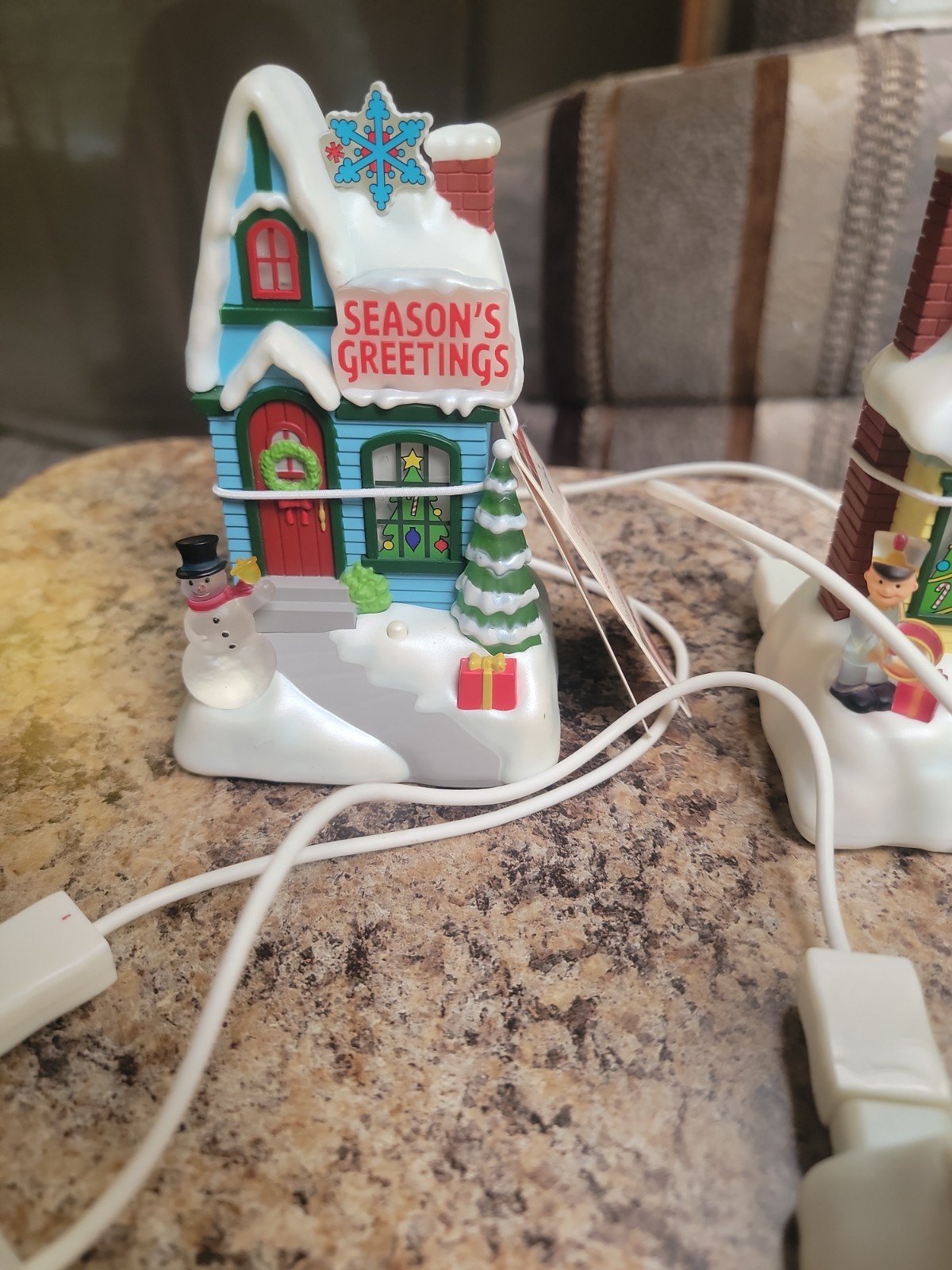 Hallmark Caroling Cottages Synchronized Music and Lights Houses…tested, Set of 4