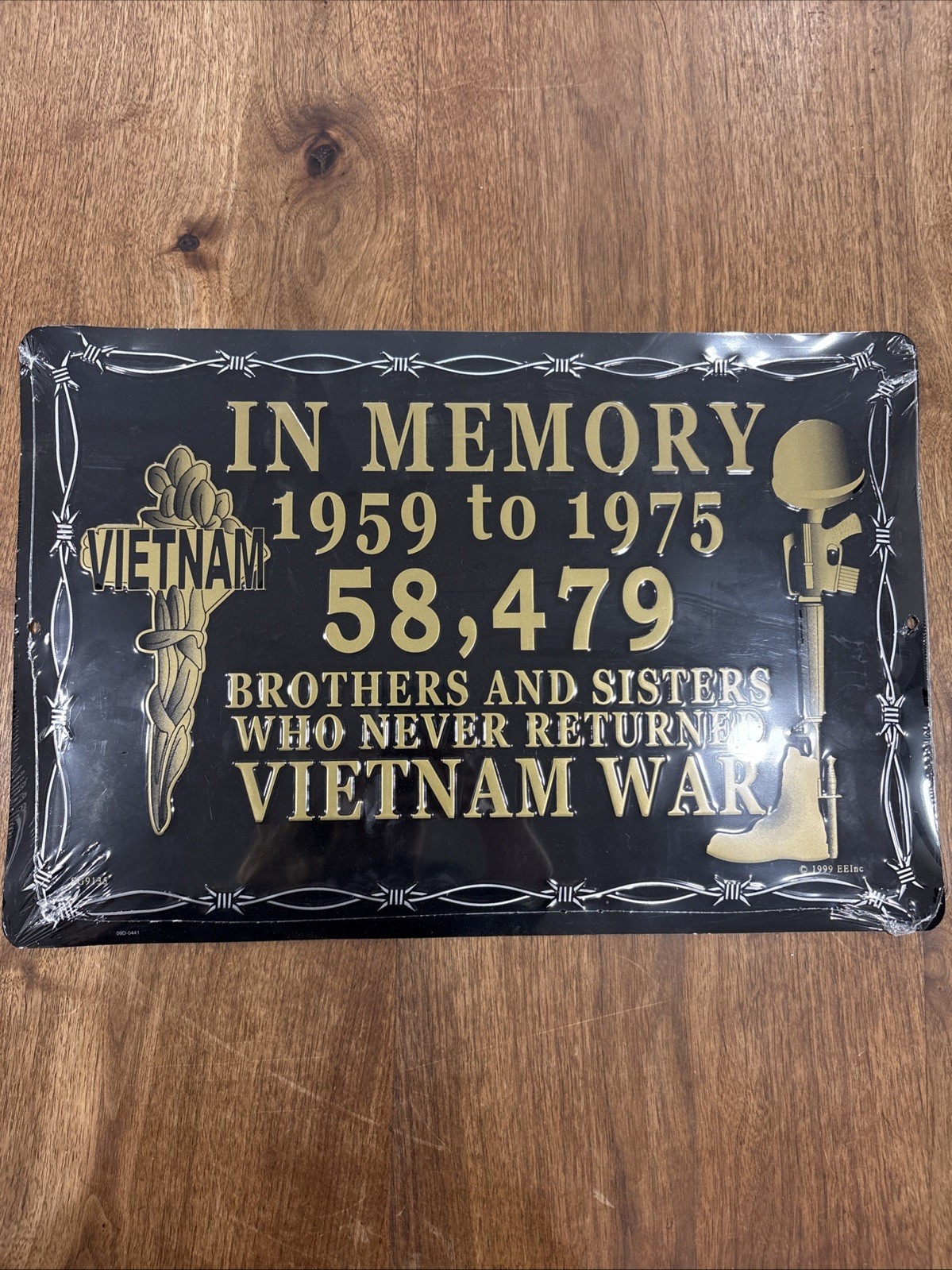 U.S. Military Vietnam War In Memory Aluminum Wall Sign 12″ x 18″