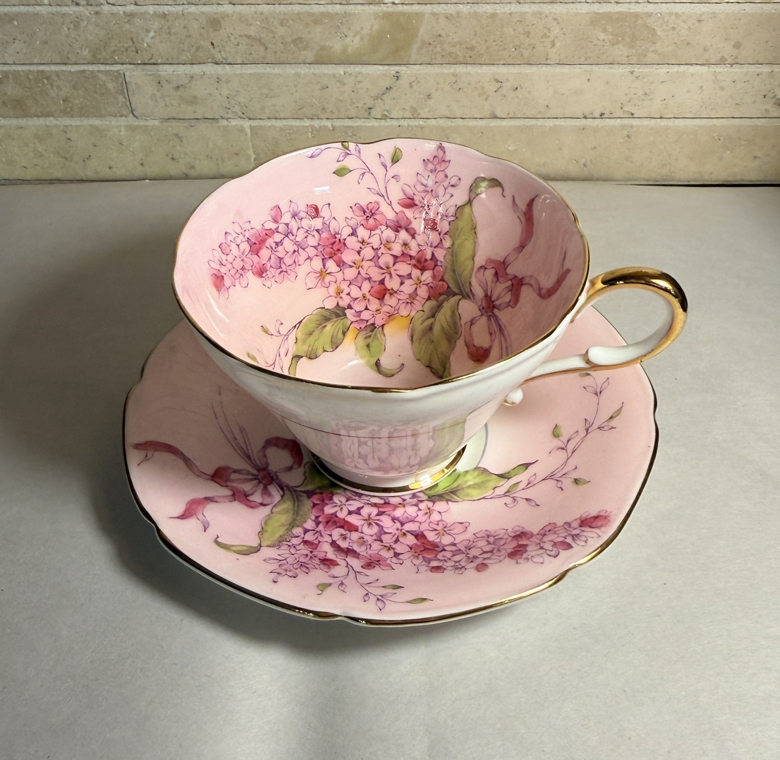 Antique Paragon Fine China Tea Cup and Saucer Pink Lilac Gold Trim 66512 England