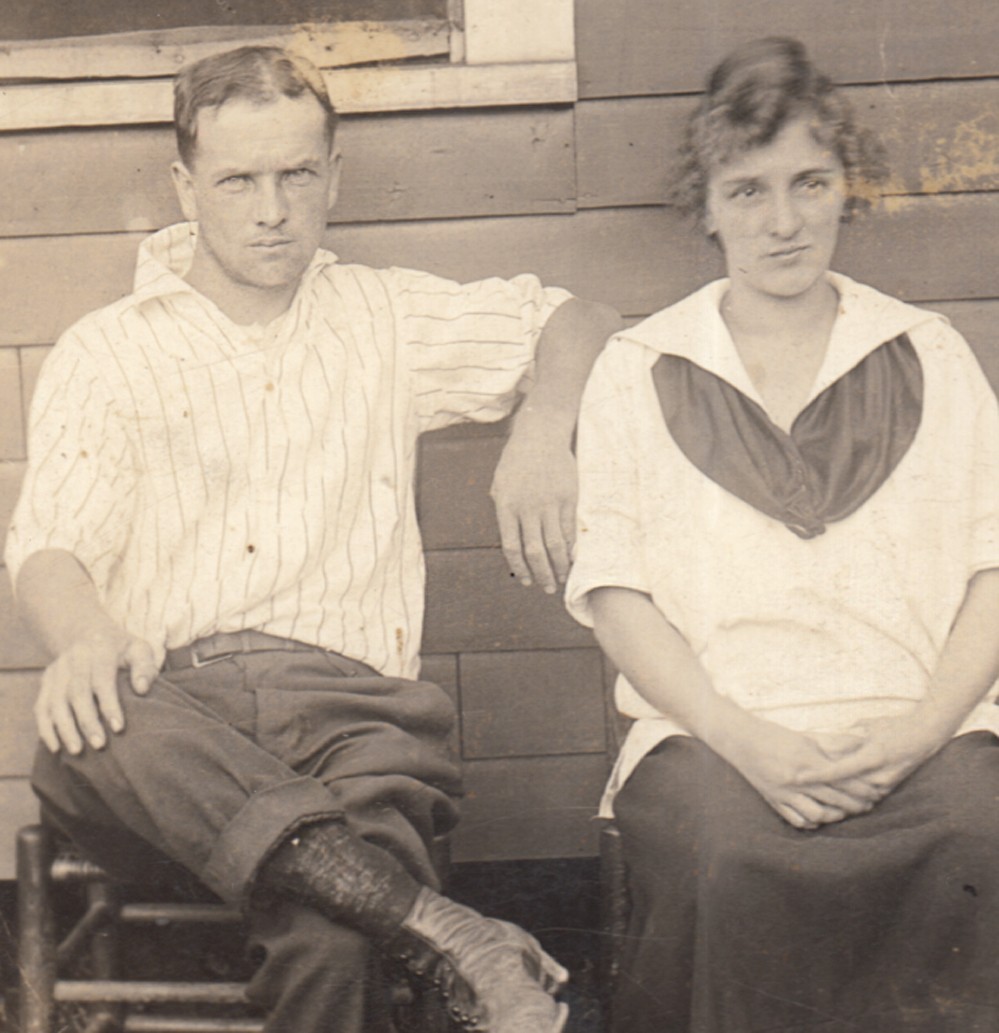 TROUBLED POOR COUPLE BARELY TOLERABLE MAN & WOMAN ~ 1910s RPPC PHOTO