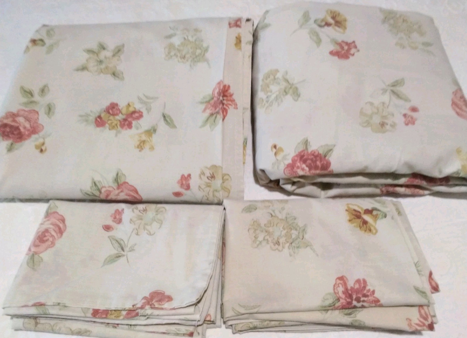 Vintage 4 Piece Sheet Set Flat, Fitted, Pillow Case Set, Tan & Floral Design