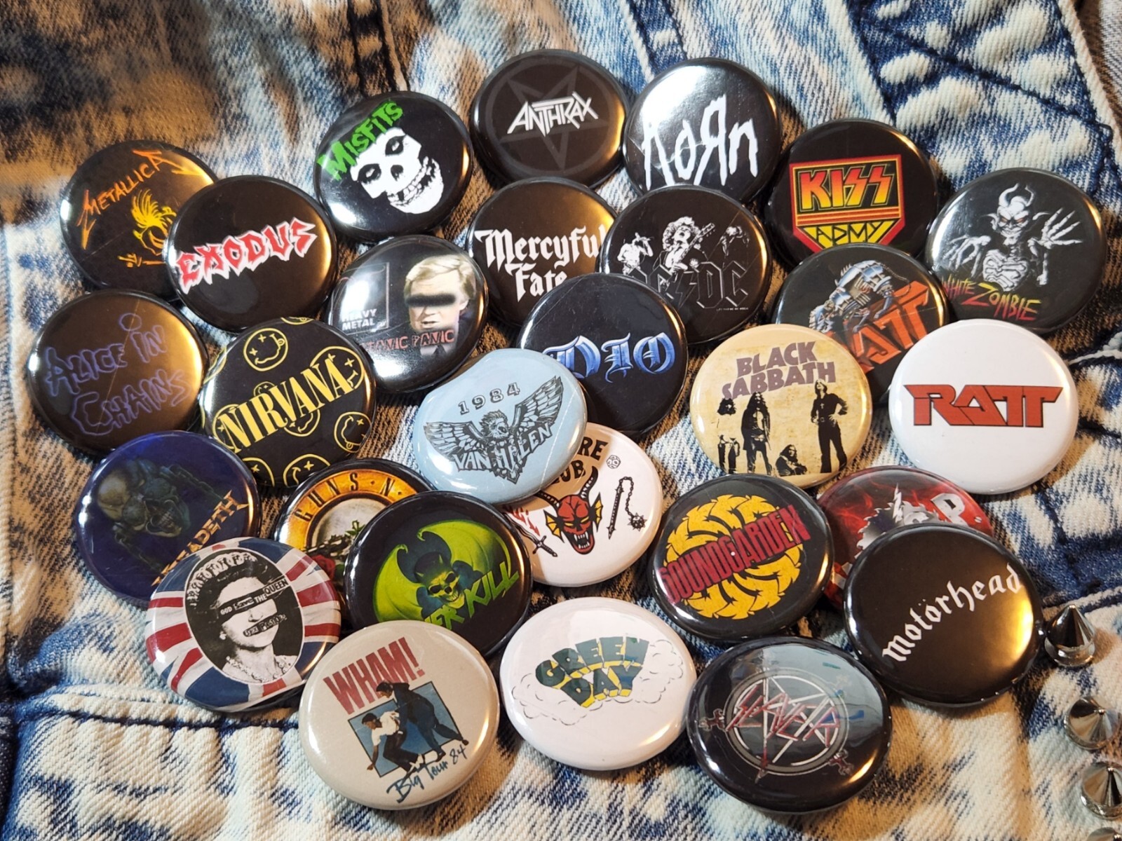 Metal Rock Punk bands 1.25” pinbacks Set Of 10 Pins Buttons Battle Vest