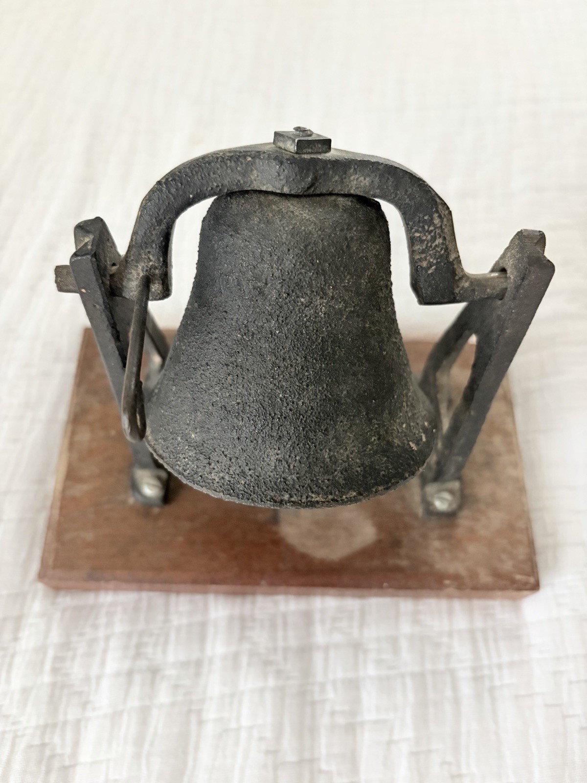 Table Top Small Antique Cast Iron School House Bell With Cast Iron Handle