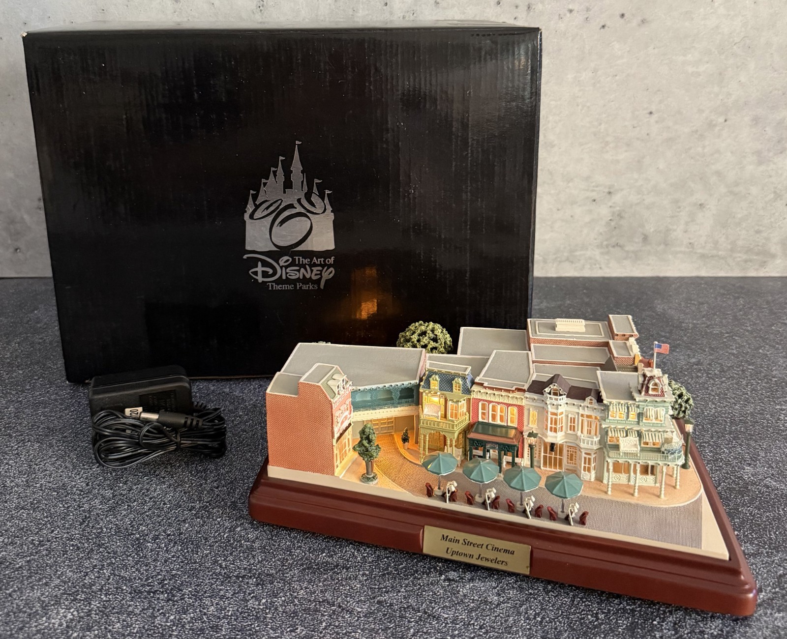 Disney World Olszewski – 1st Ed Main Street Cinema Uptown Jewelers SIGNED in Box