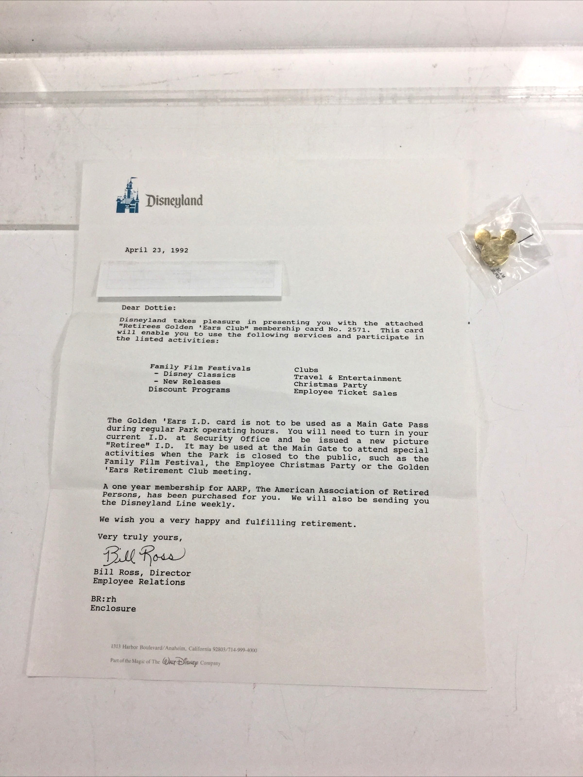 Disneyland Chapter of the Golden Ears Letter And Pin Very Rare tnw11