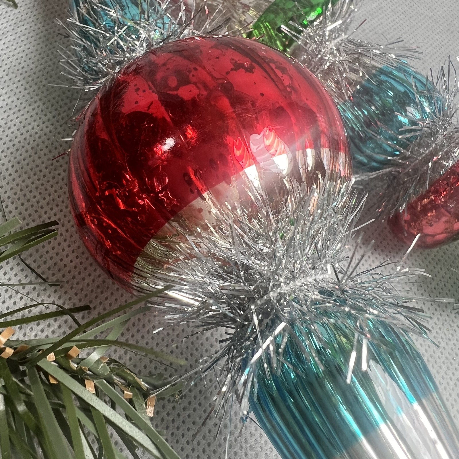 GANZ Set 2 Finial Glass Ornament Mercury Tensile Vintage Retro Style 10″ Pastel