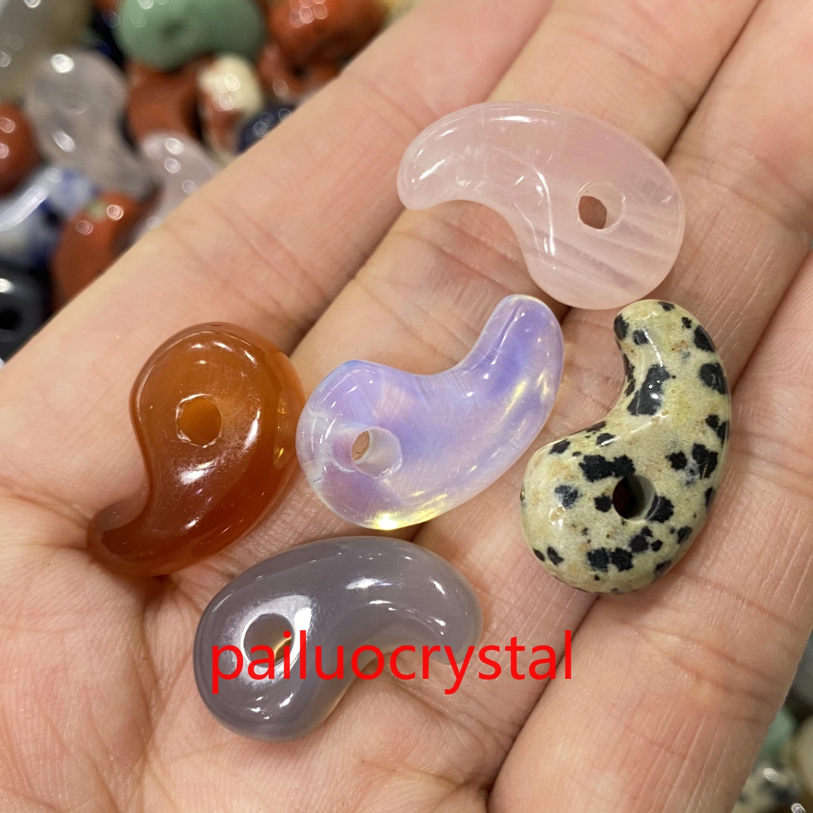21mm Natural Mixed Magatama Quartz Crystal Skull Carved Pendant Healing Gem 5pc