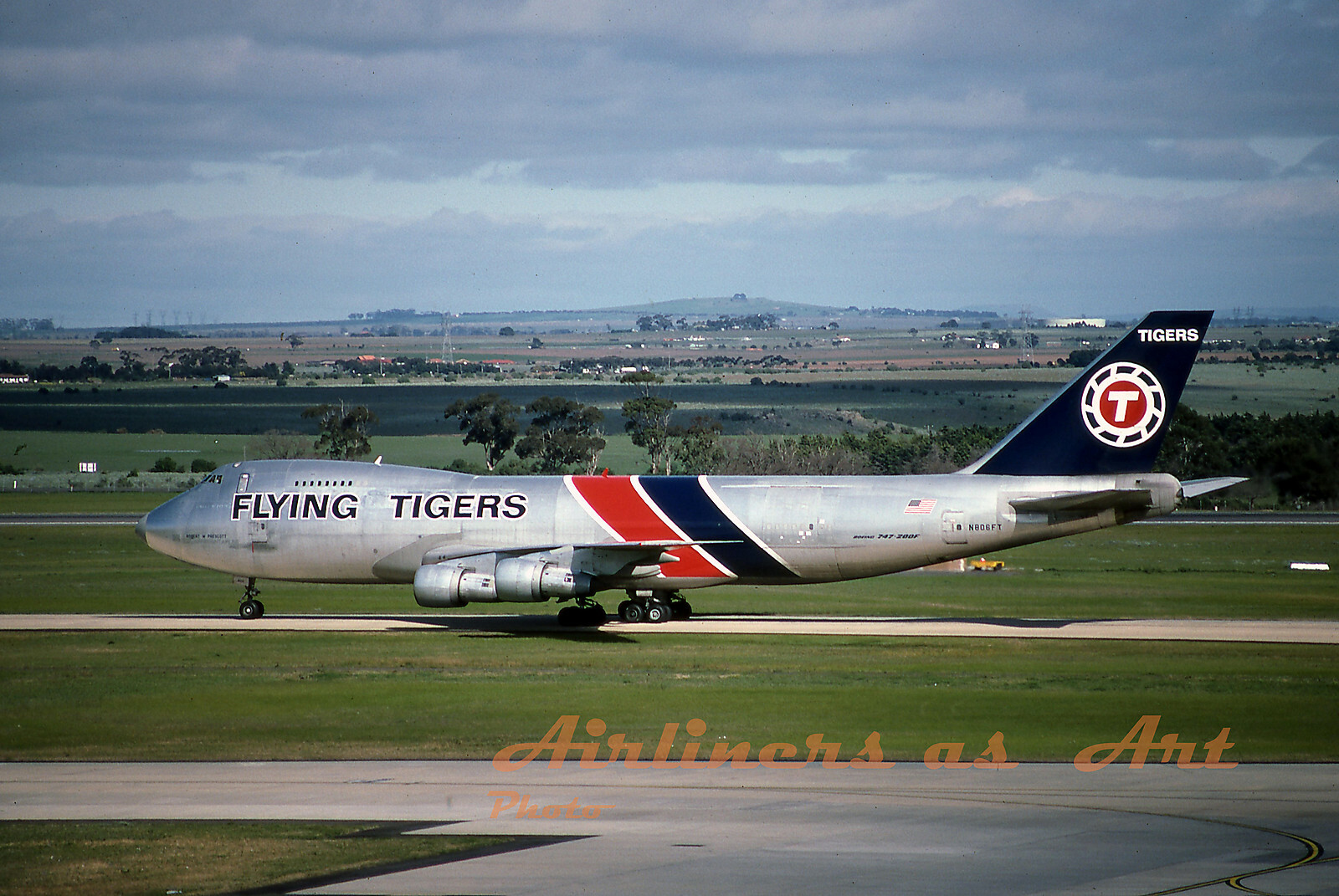 Flying Tigers Boeing 747-249F N806FT at MEL September 1987 8″x12″ Color Print