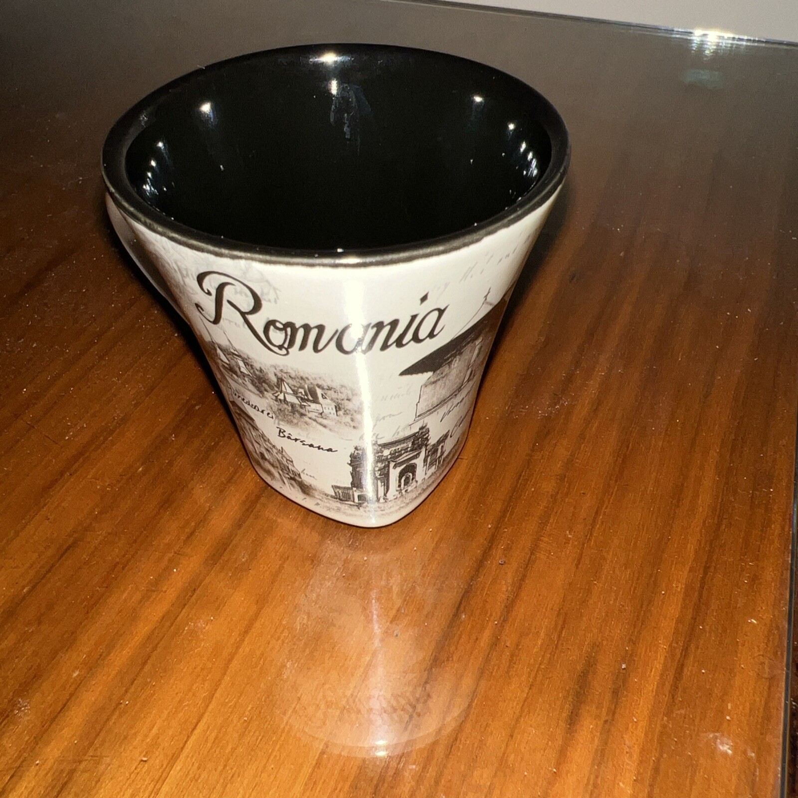 “Romania” Souvenir Espresso Cup Tiny Chip On Bottom Coffee Mug Cup Cream Black