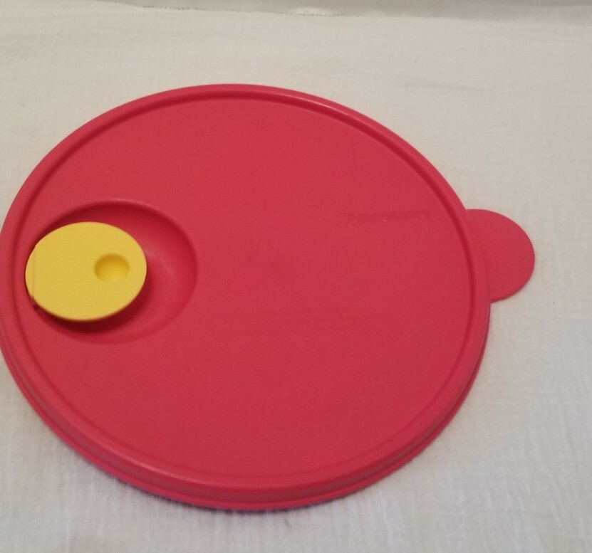 Tupperware MEDIUM CRYSTAL WAVE REPLACEMENT Seal 2649A-4 RED