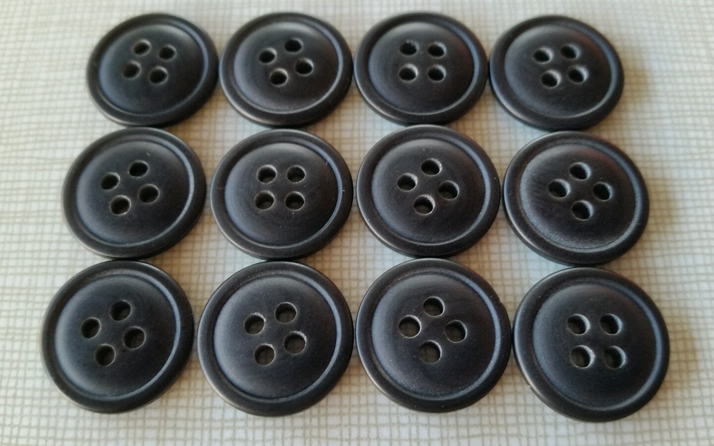 24 Vtg – Dark Brown /Black 15mm Horn Effect Designer Buttons ☆New/Old Stock
