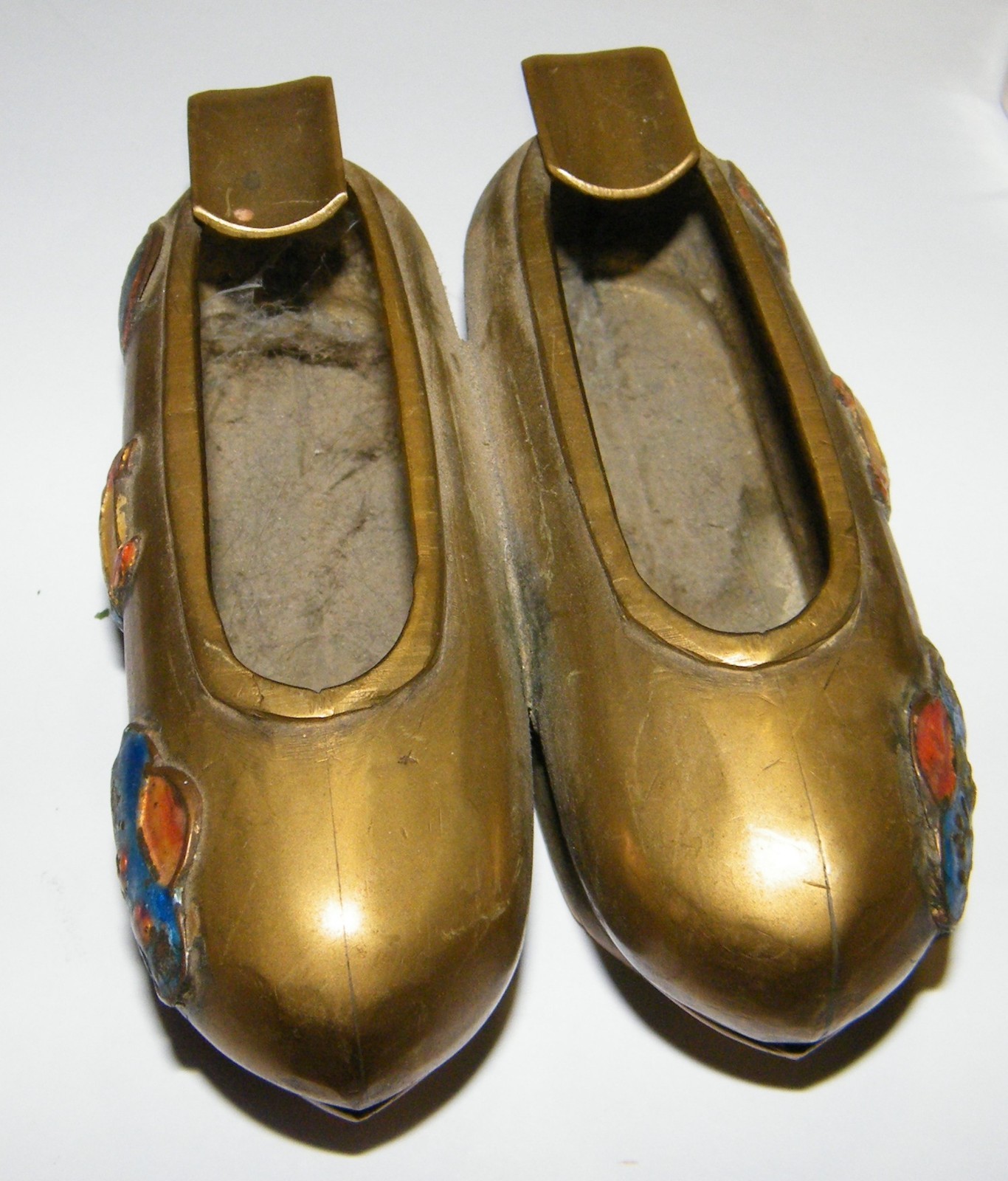 Vintage Solid Brass Double Ashtray designed as Chinese Shoes w. Enamel Accents