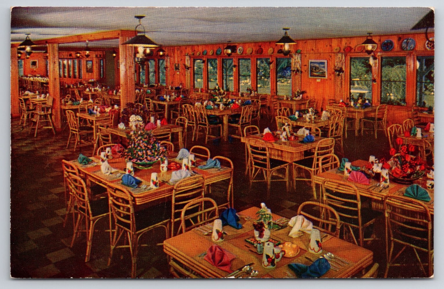 International Kitchen Niles CA Restaurant Dining Room Spectra-Color Postcard
