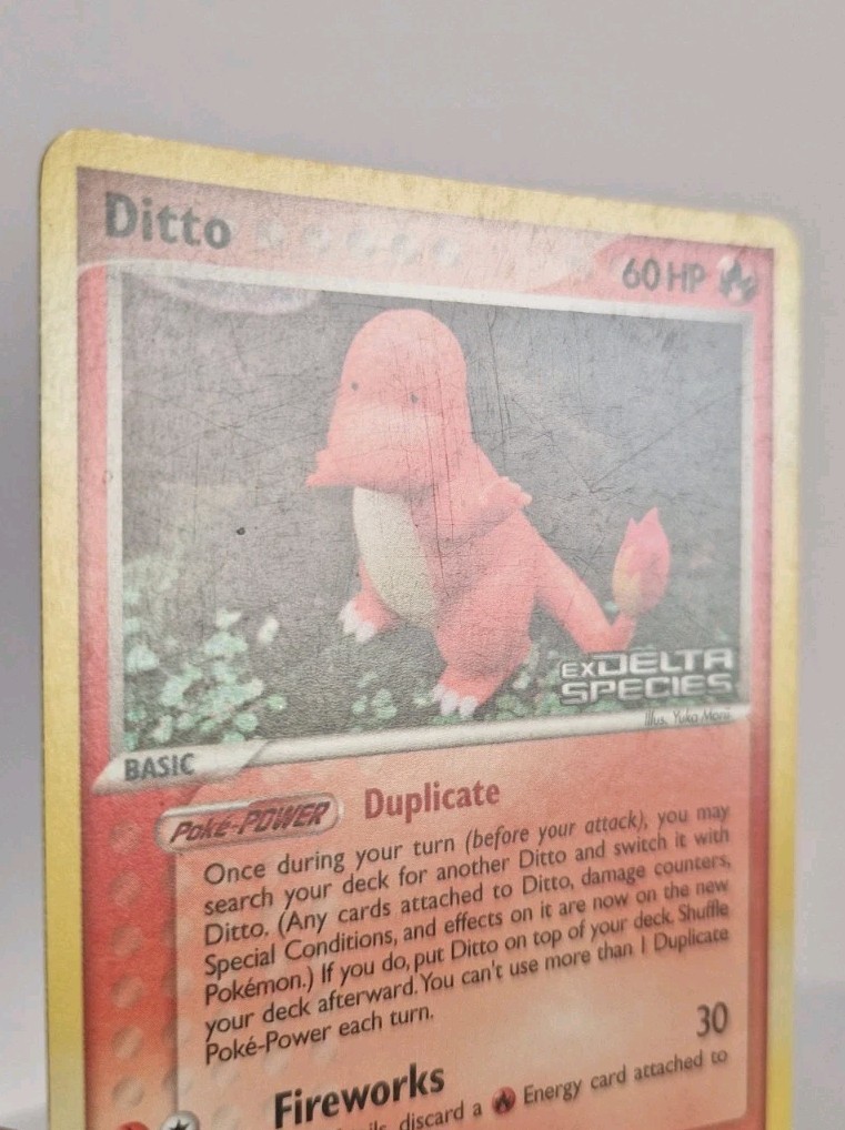 ​Ditto Charmander 61/113 Reverse Holo Stamped EX Delta Species 2005 ENG + SKETCH