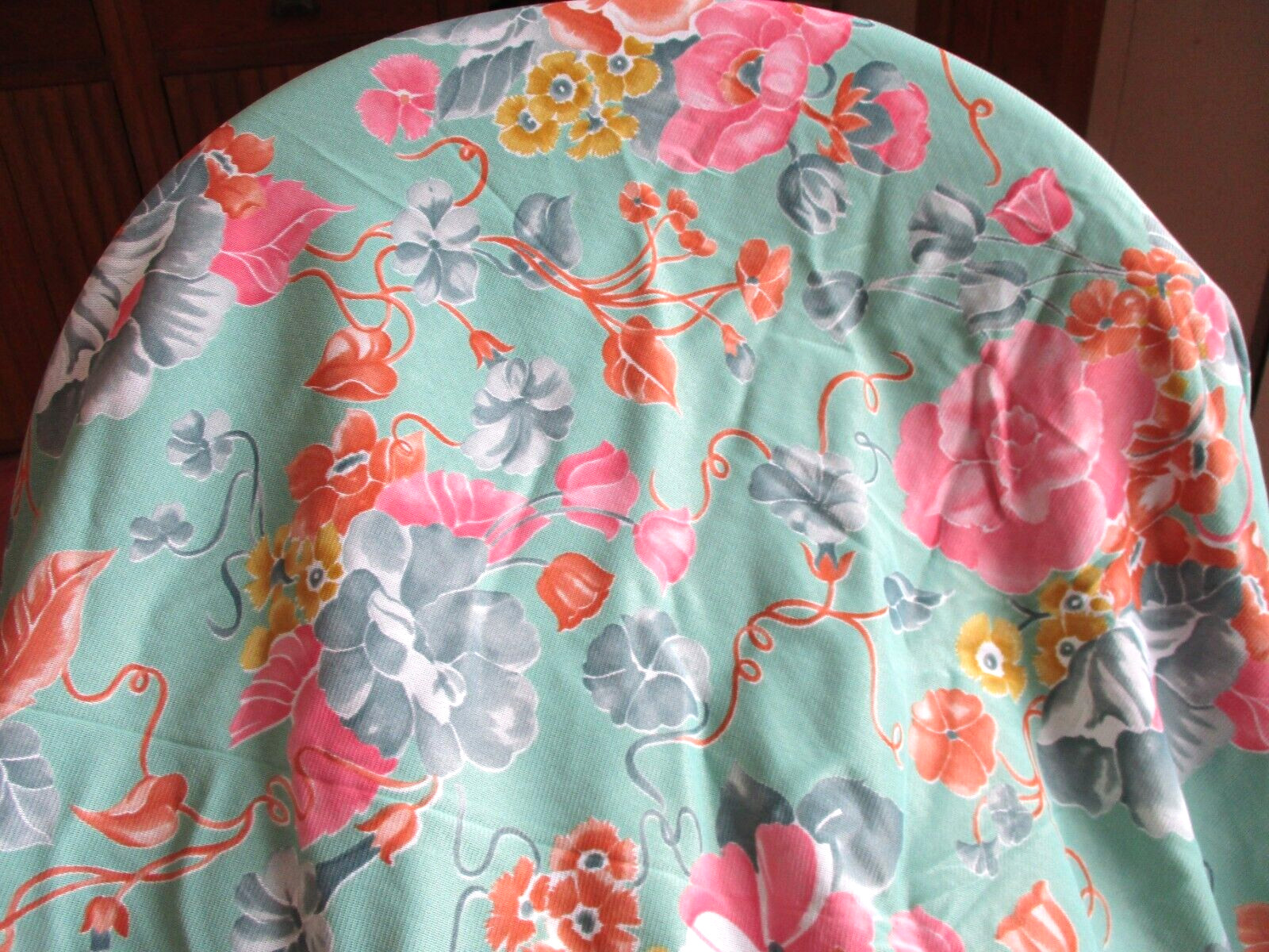 VINTAGE POLYESTER ?? STRETCHY MEDIUM WEIGHT FABRIC MATERIAL 2 YDS X 2 FT.